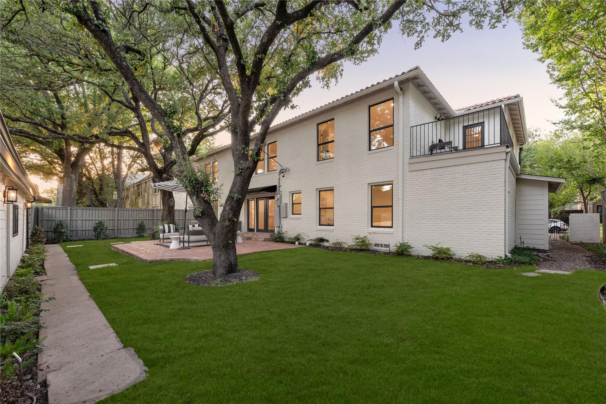 main property photo 37