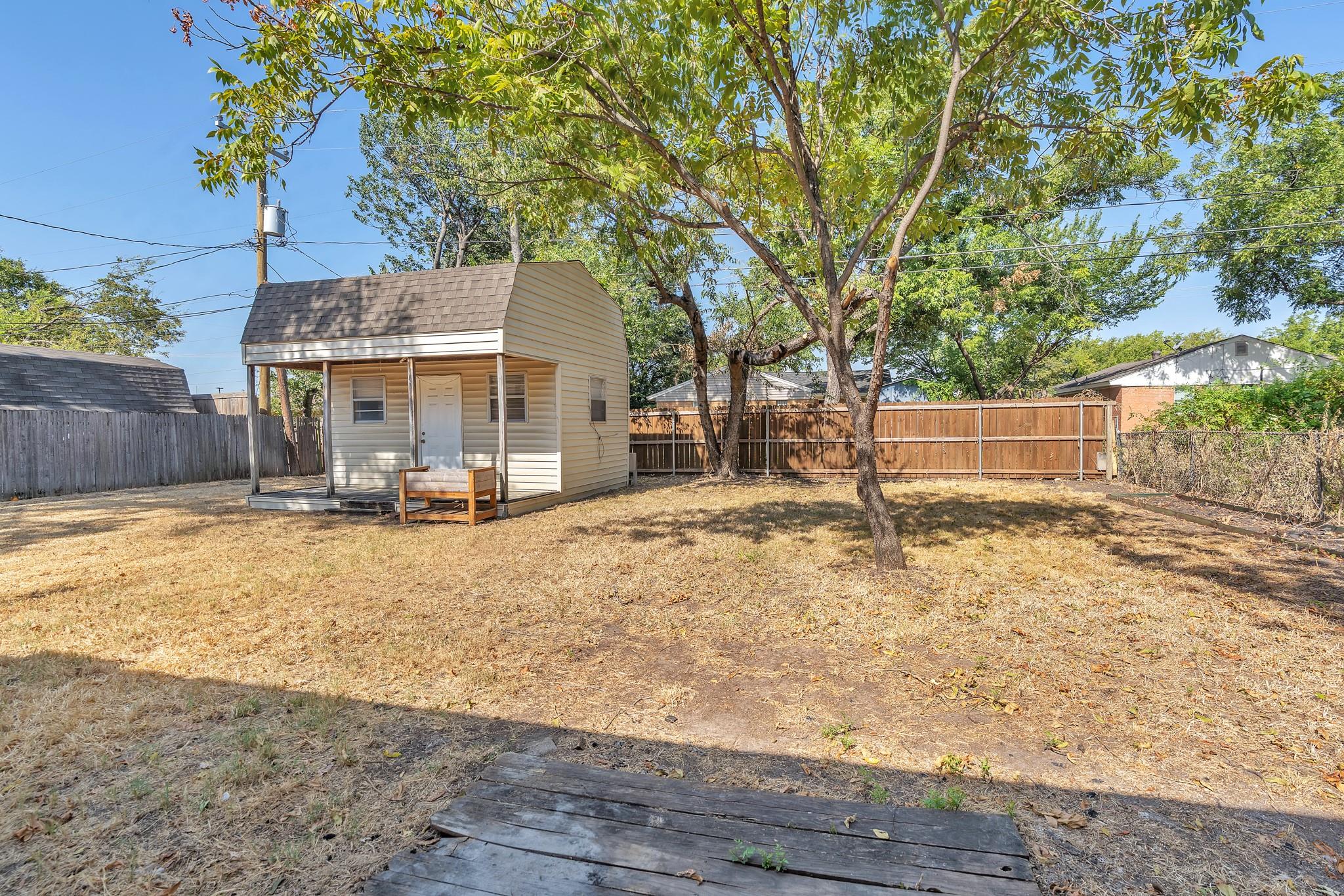 main property photo 14