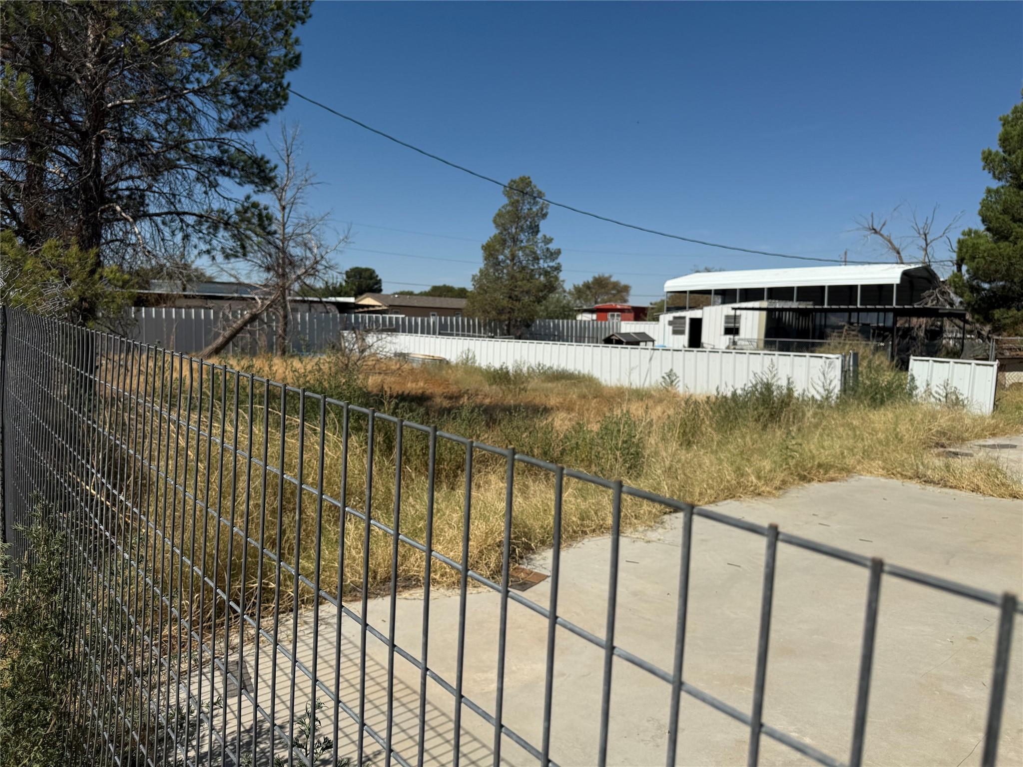 main property photo 16