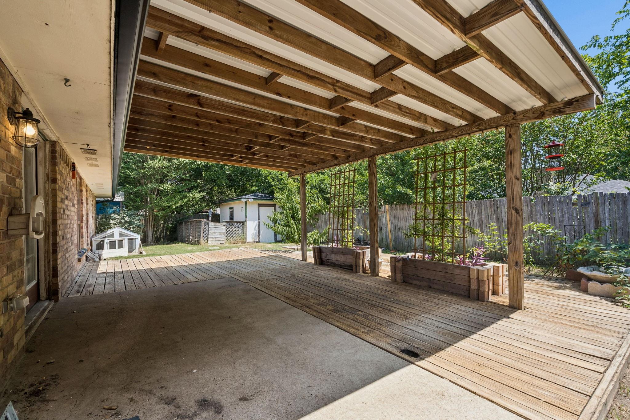 main property photo 18