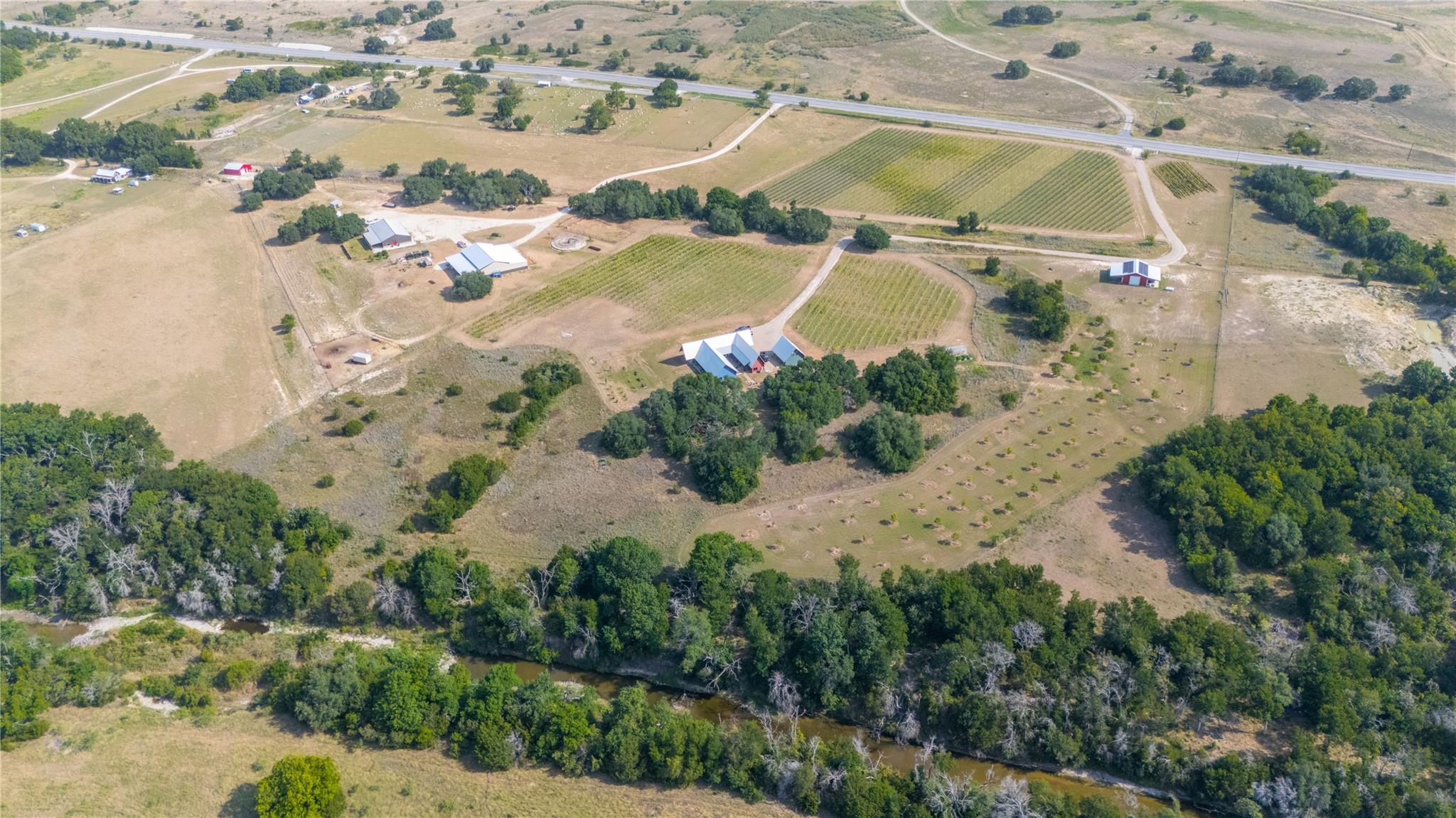 main property photo 28