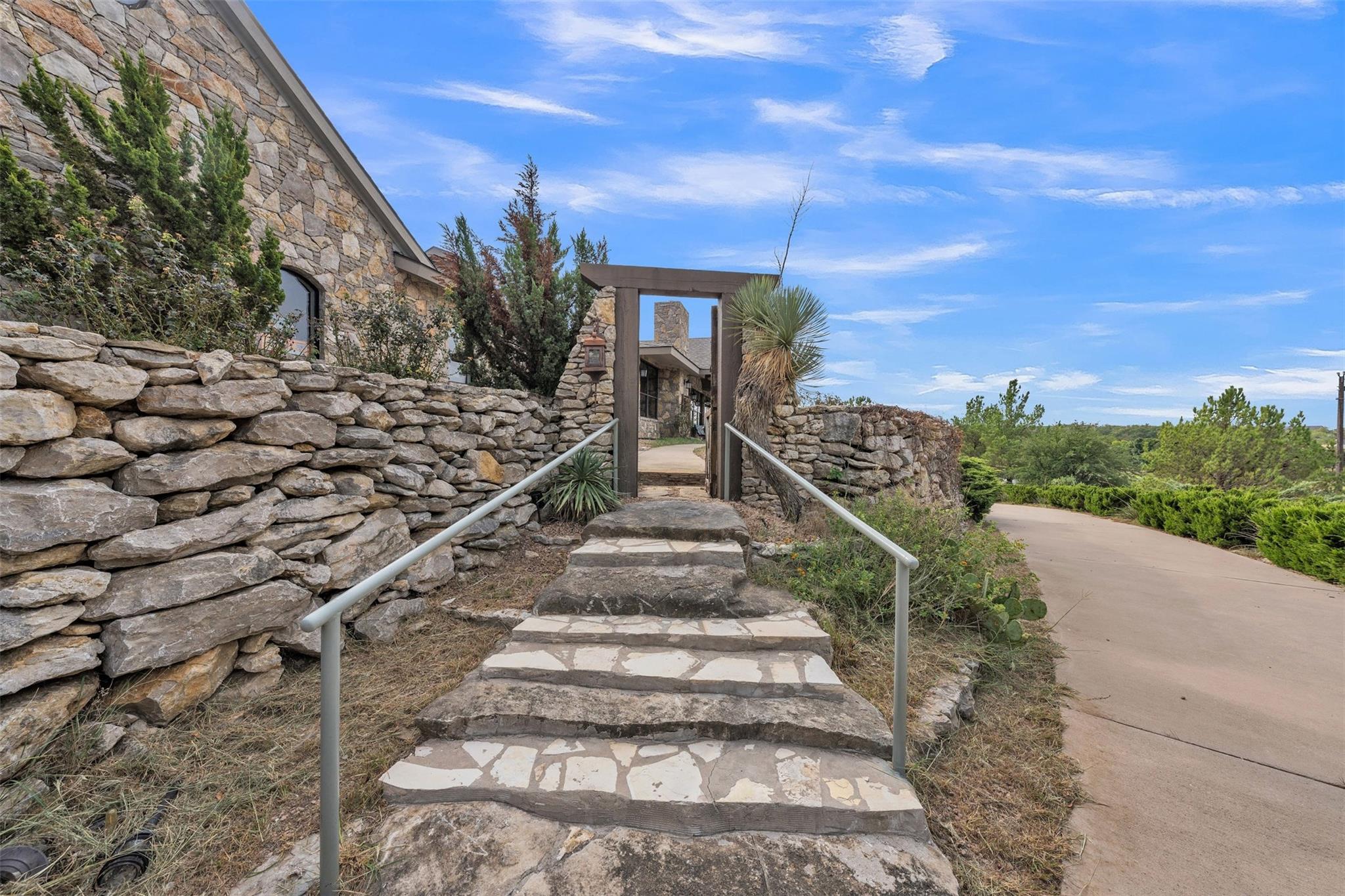 main property photo 27