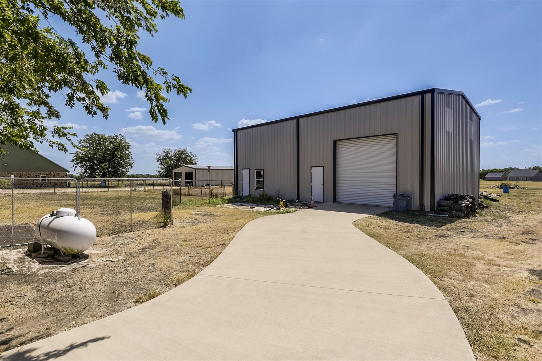 main property photo 21