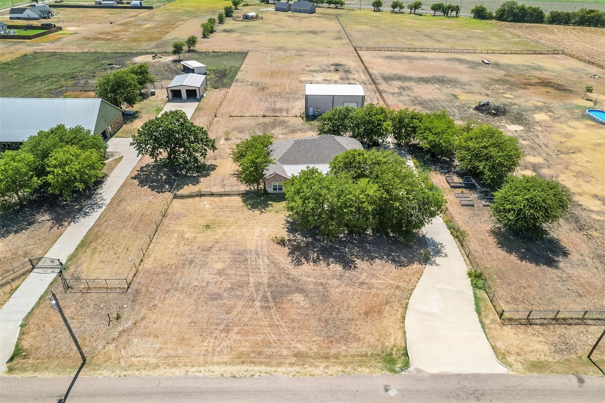 main property photo 24