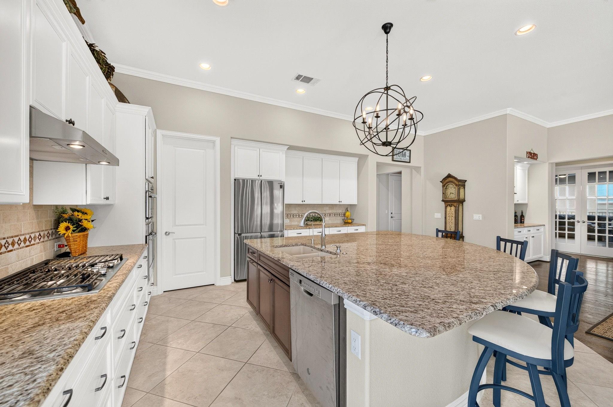 main property photo 9