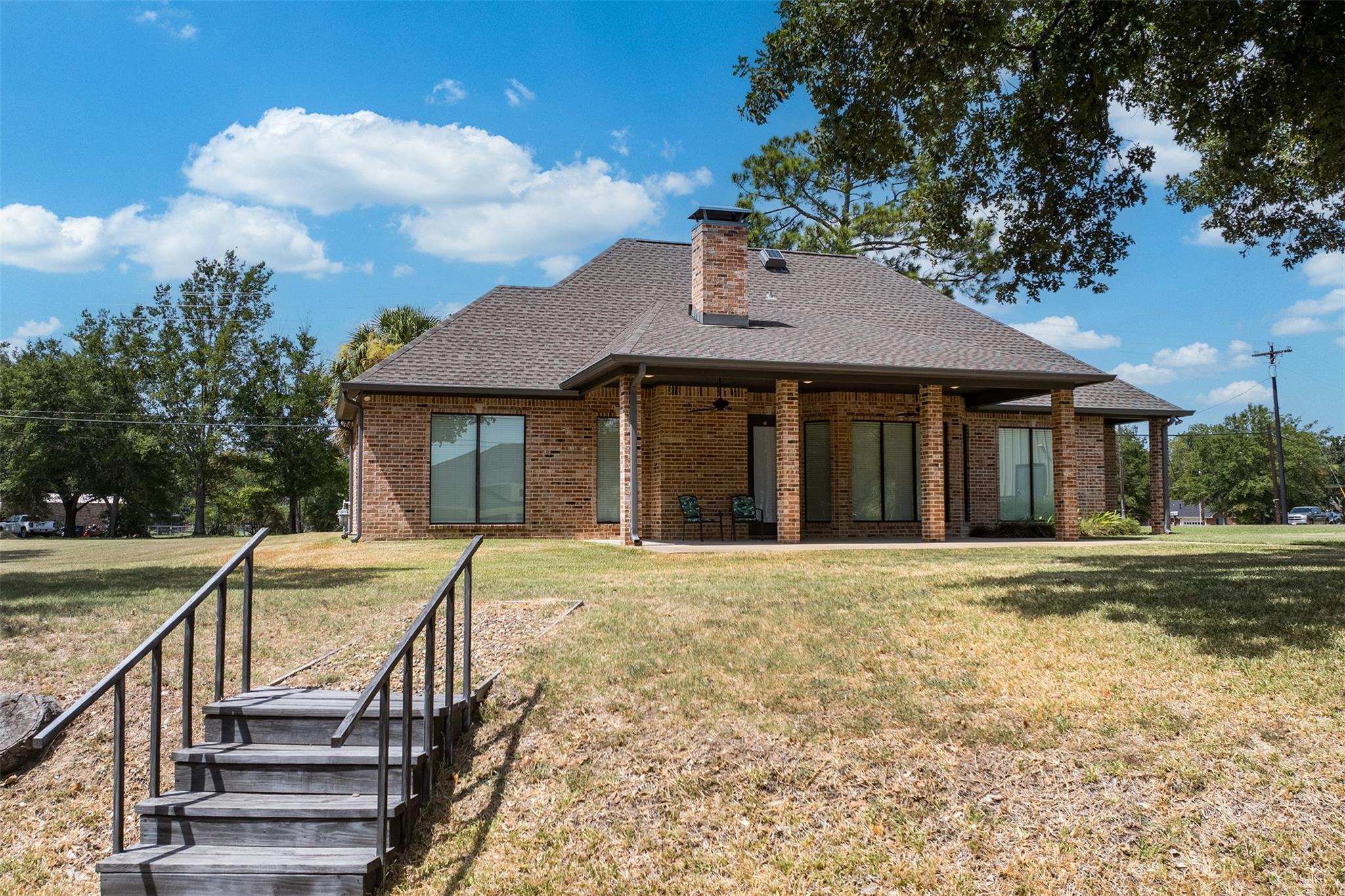 main property photo 25