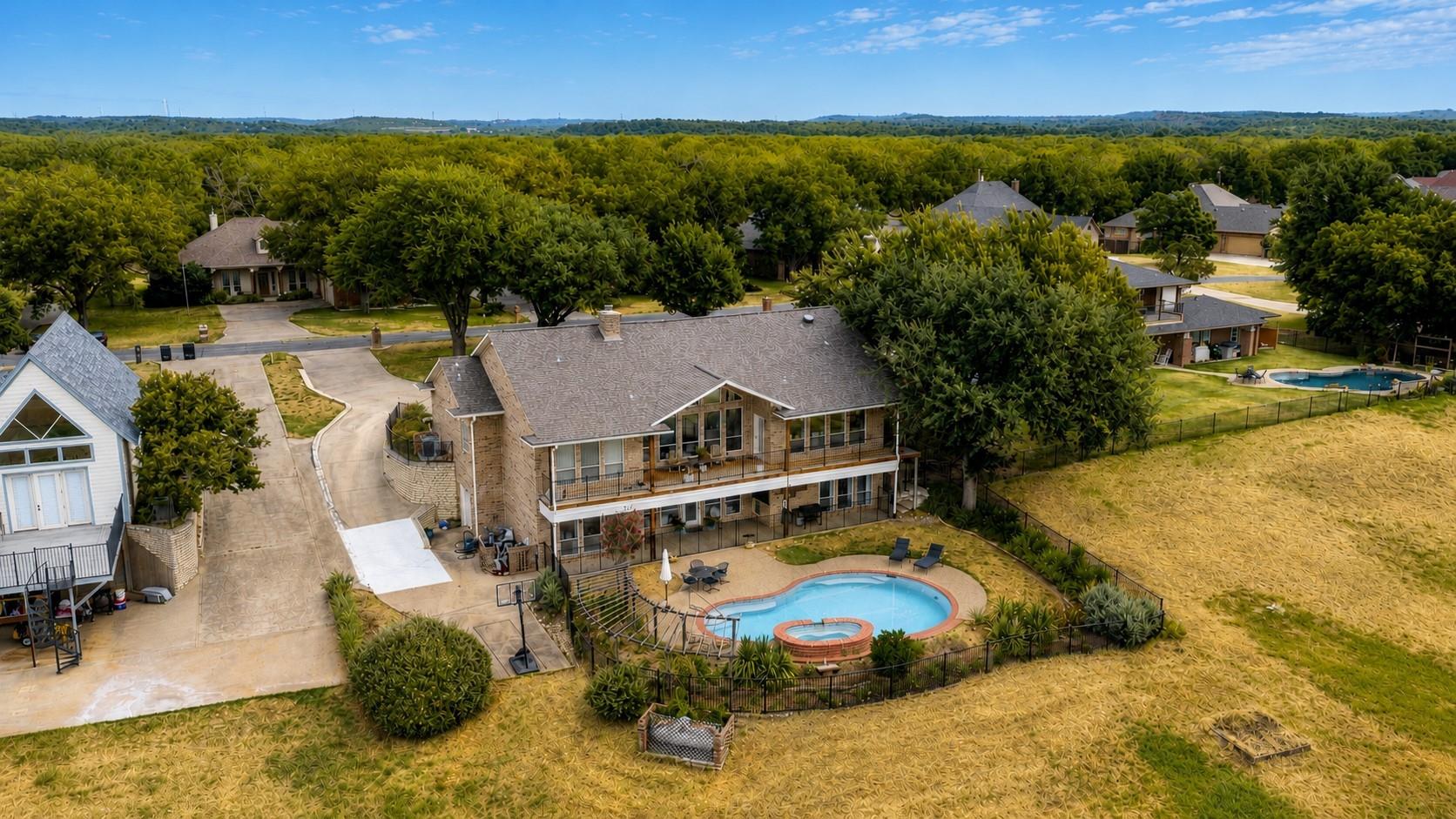 main property photo 34
