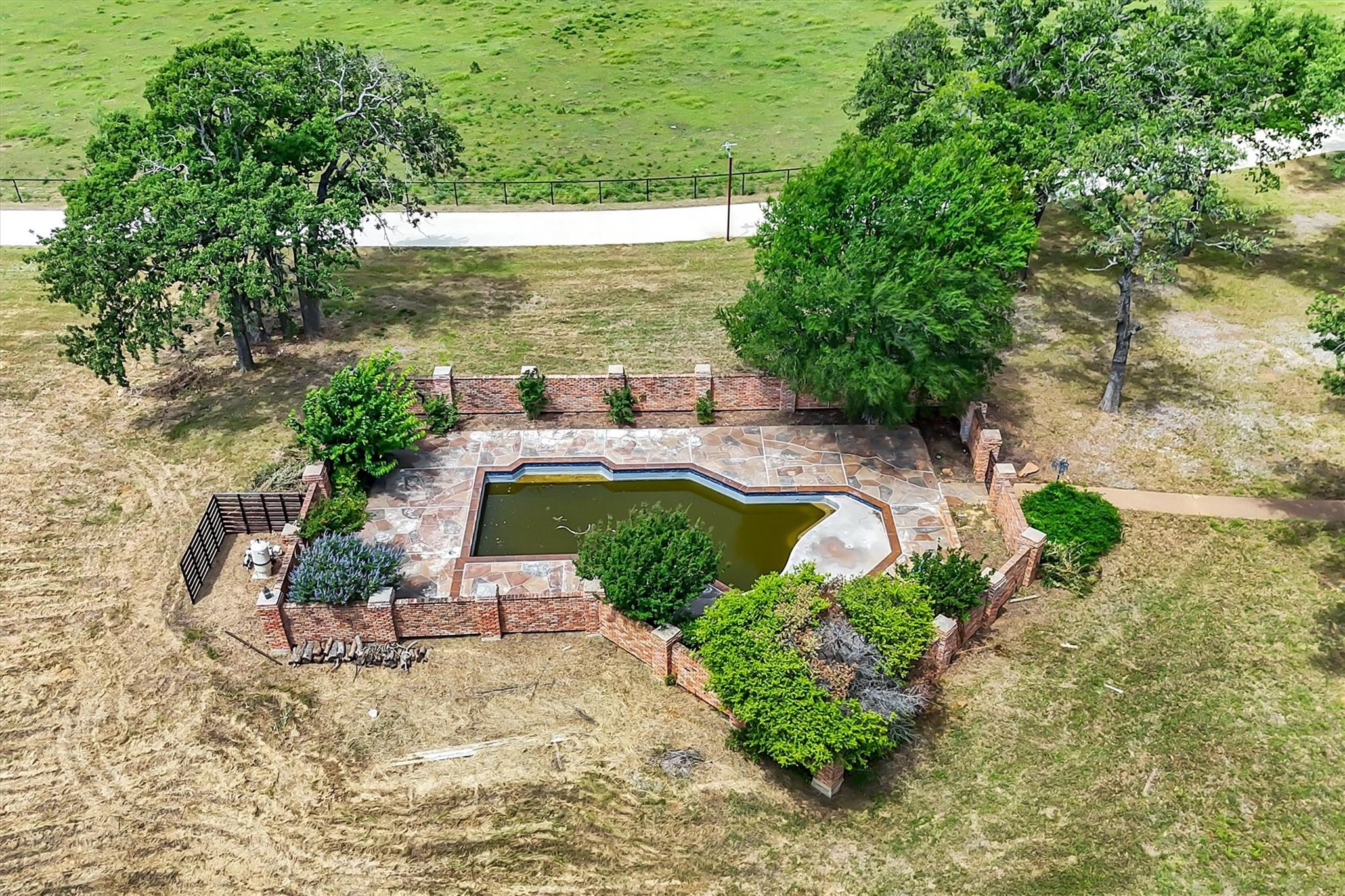 main property photo 11