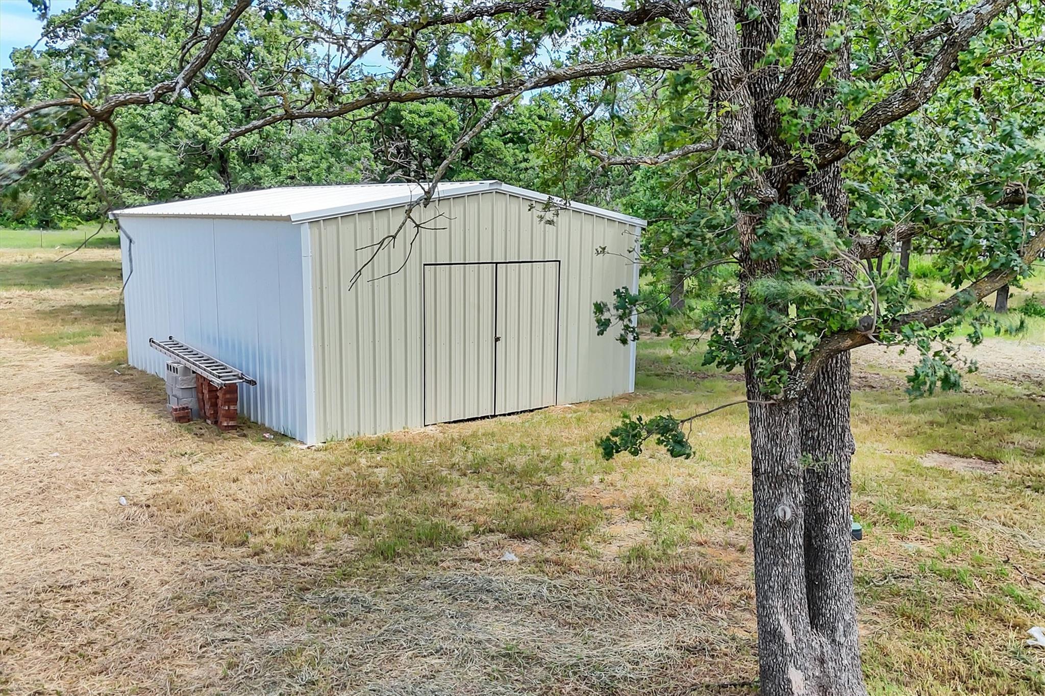 main property photo 12