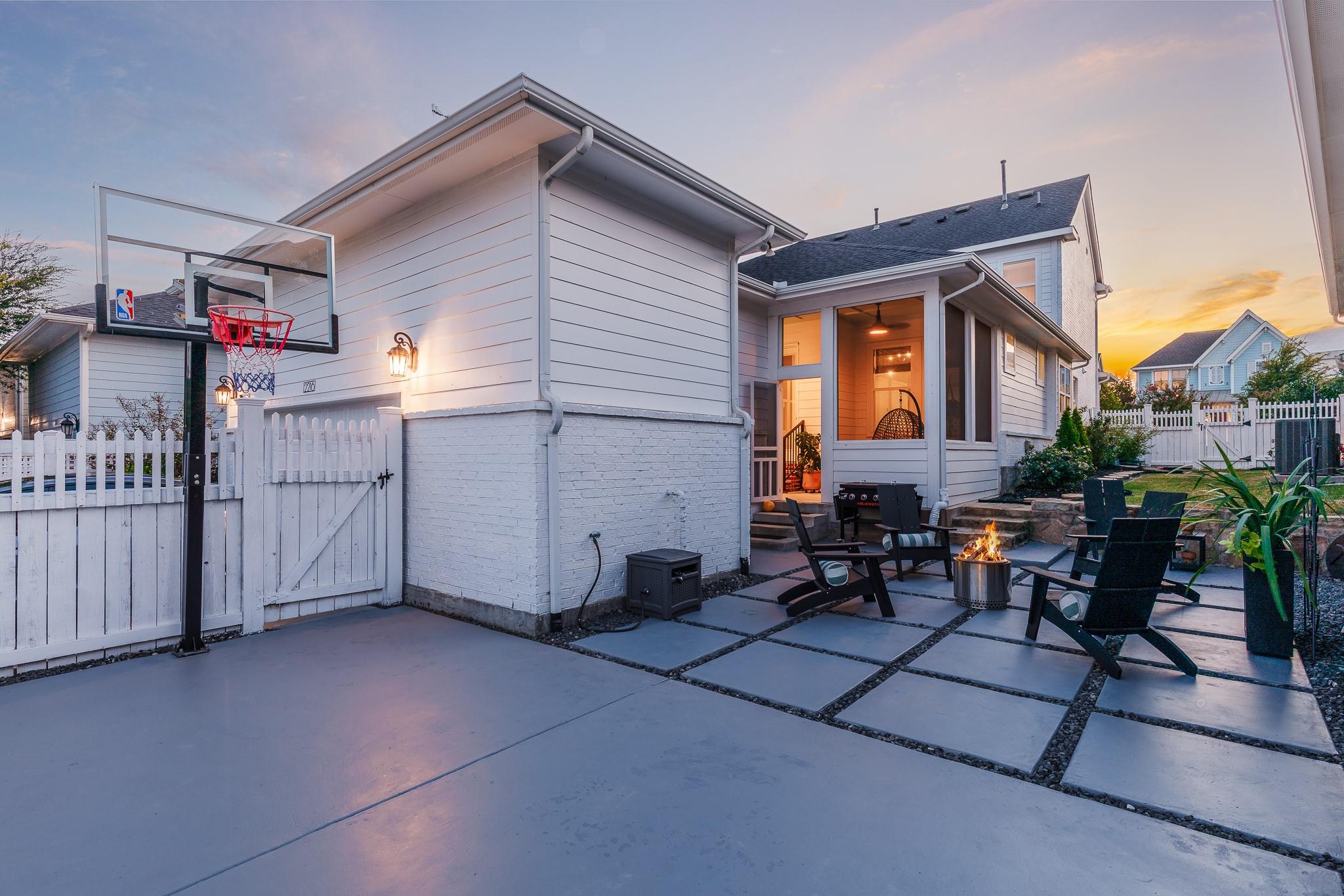main property photo 28