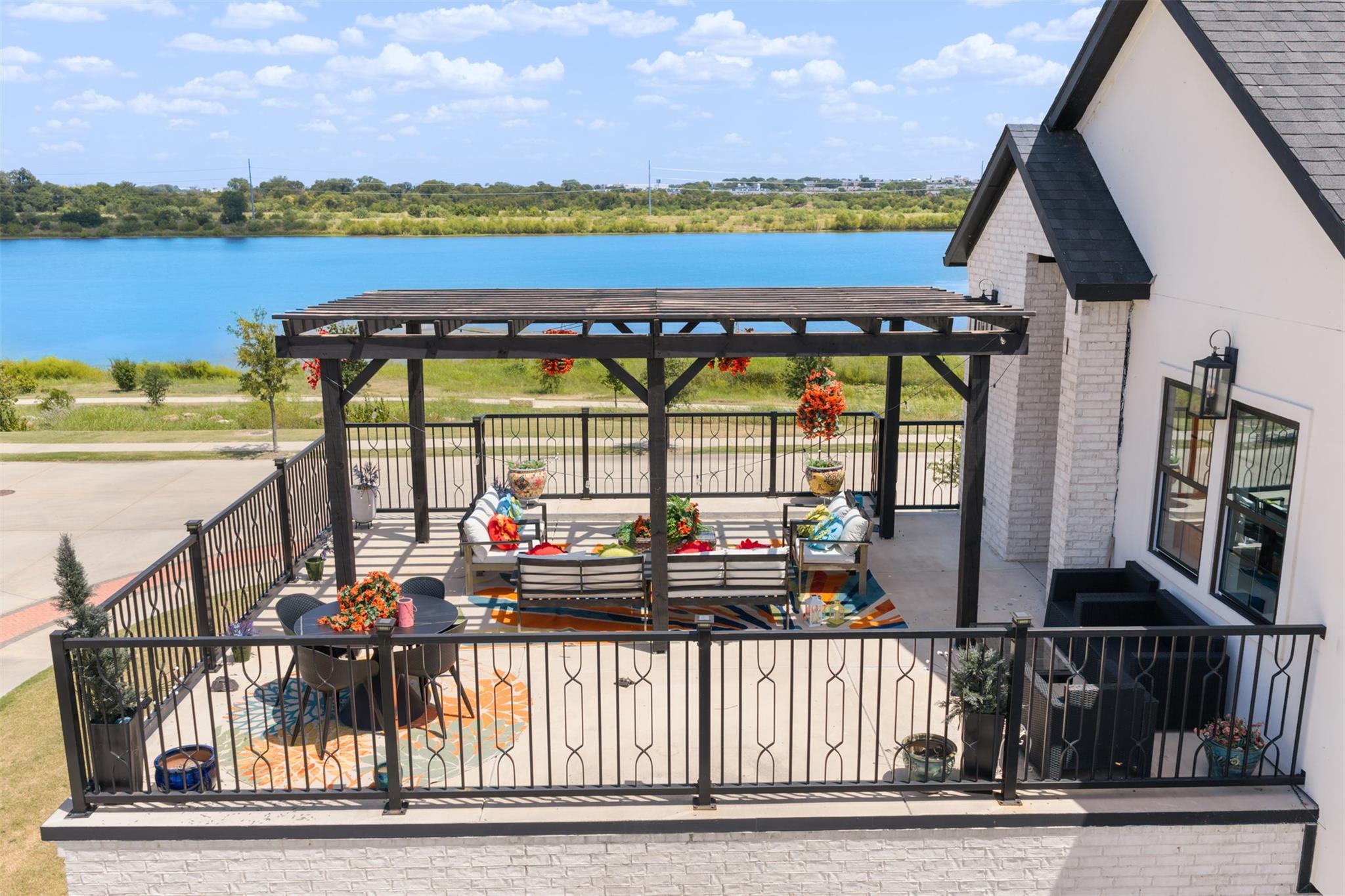 main property photo 32