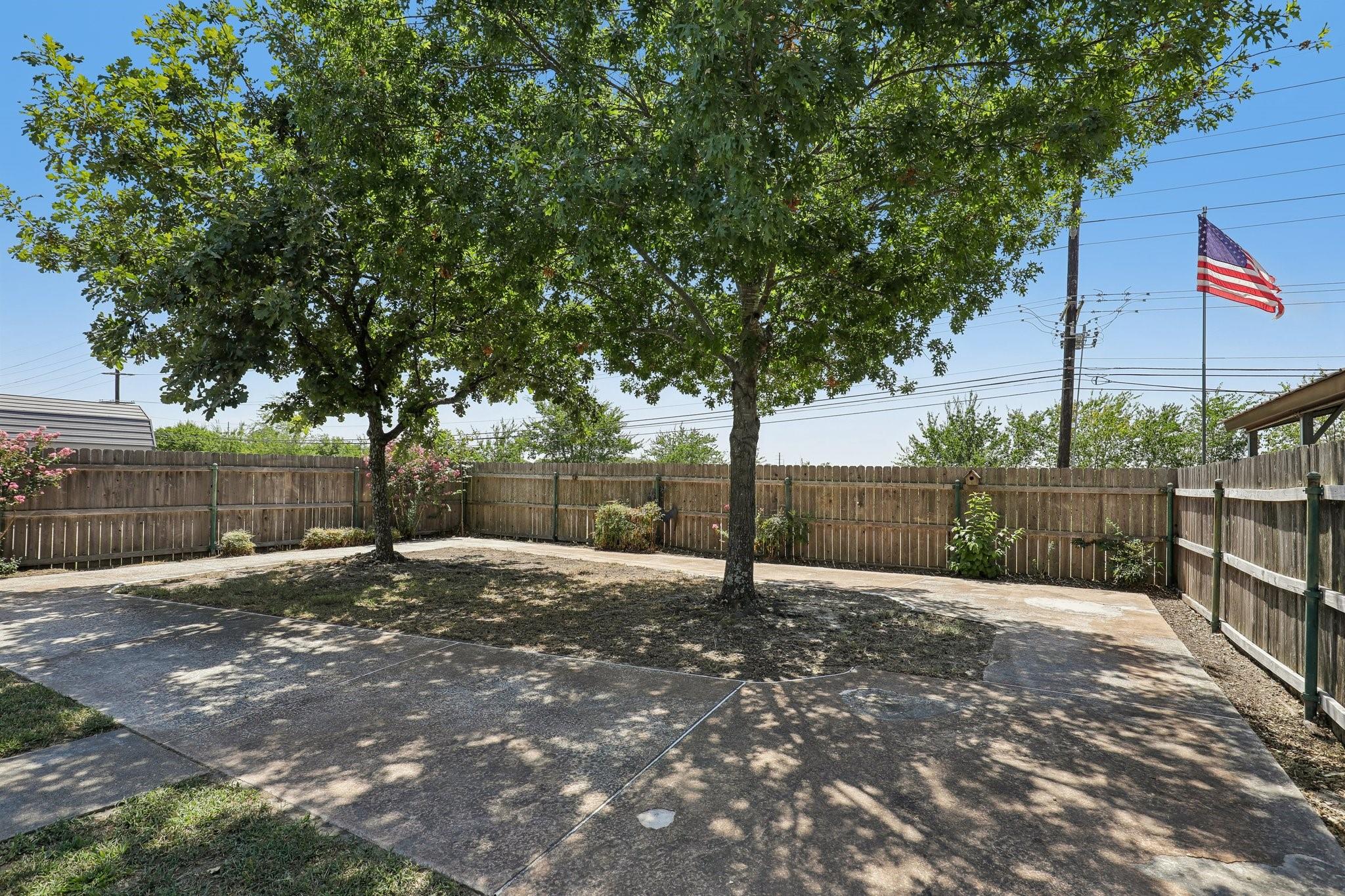 main property photo 28
