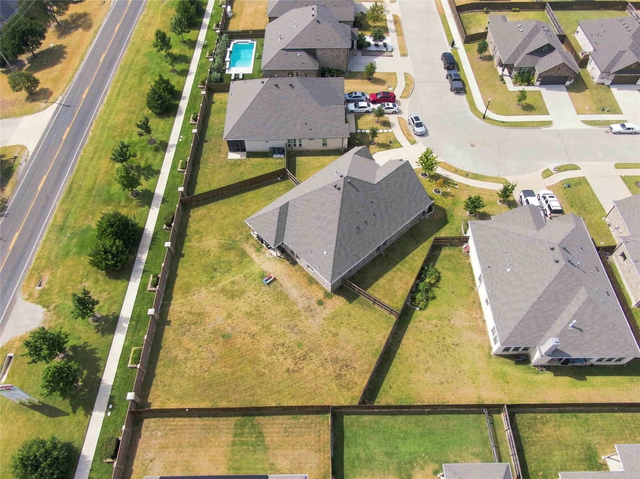 main property photo 30