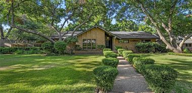 image of property with 4 Bed | 2 Bath | 2,442 Sqft