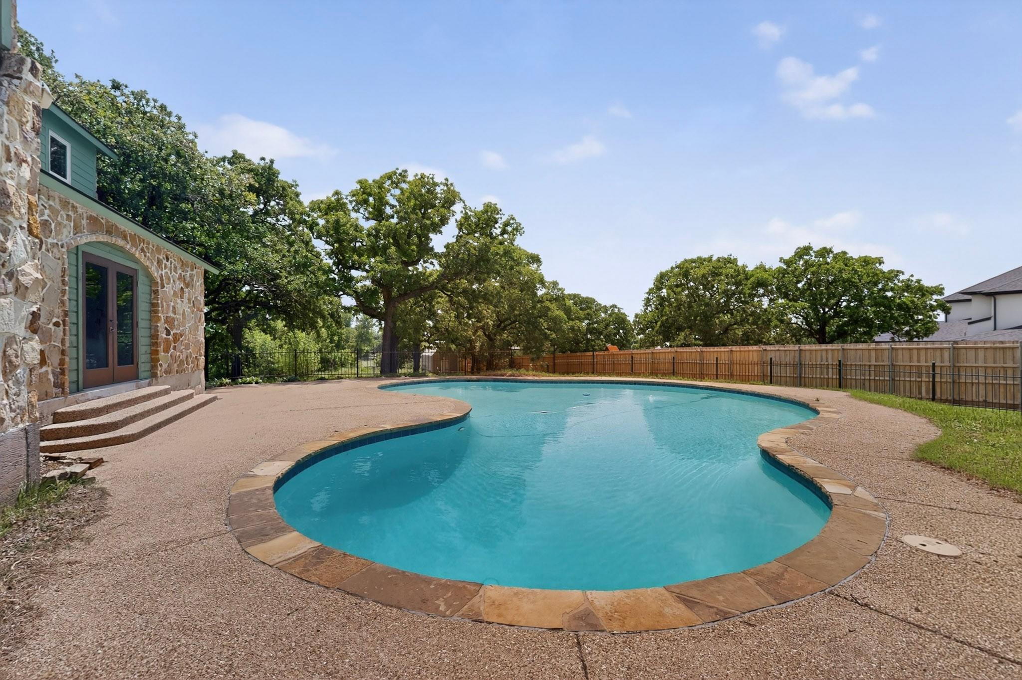 main property photo 19