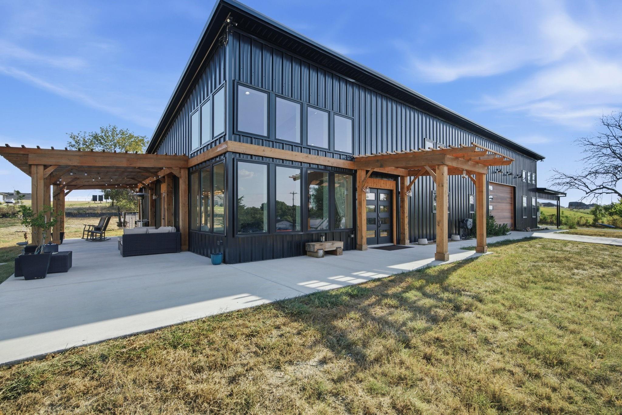main property photo 2