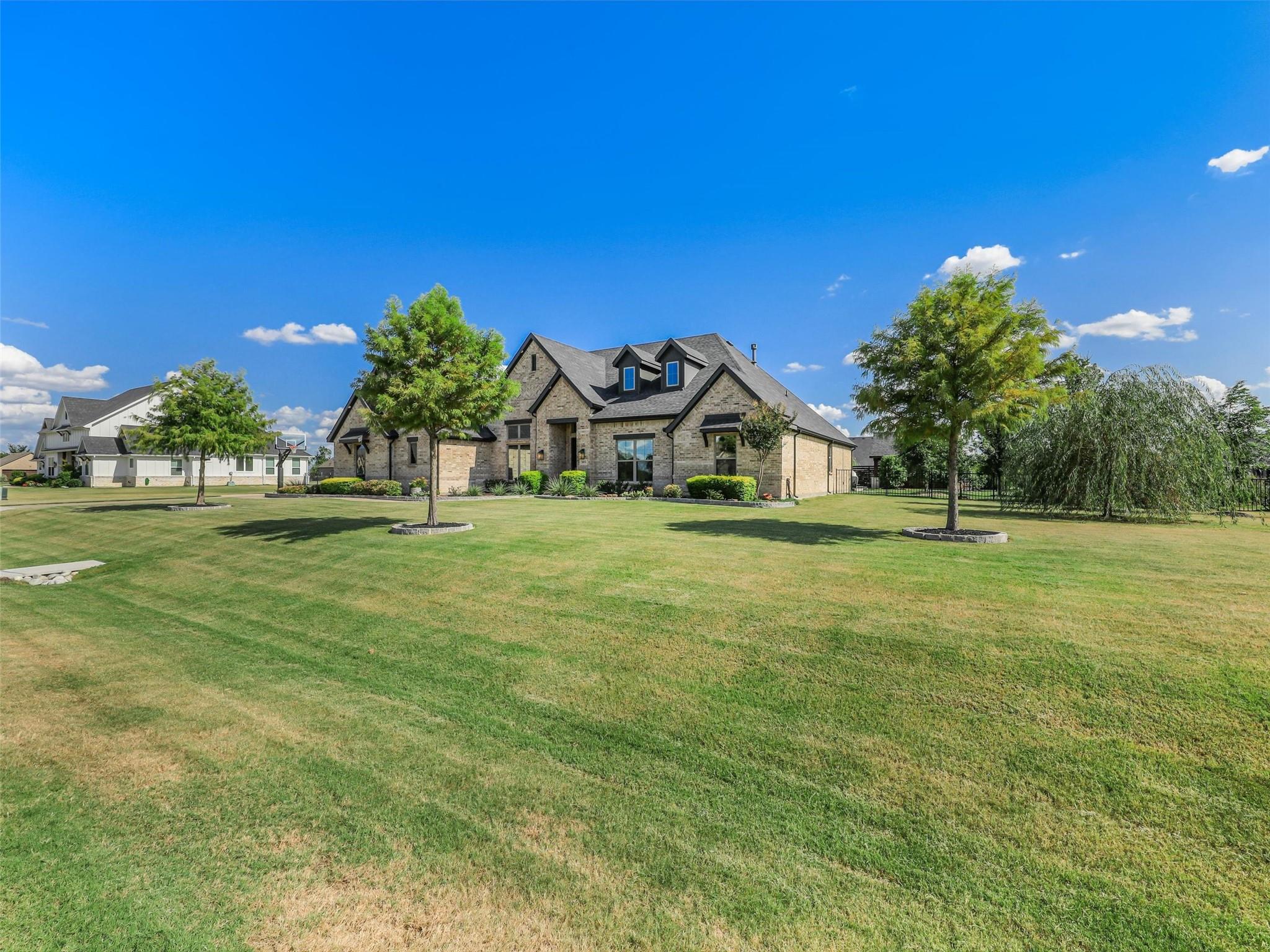 main property photo 16