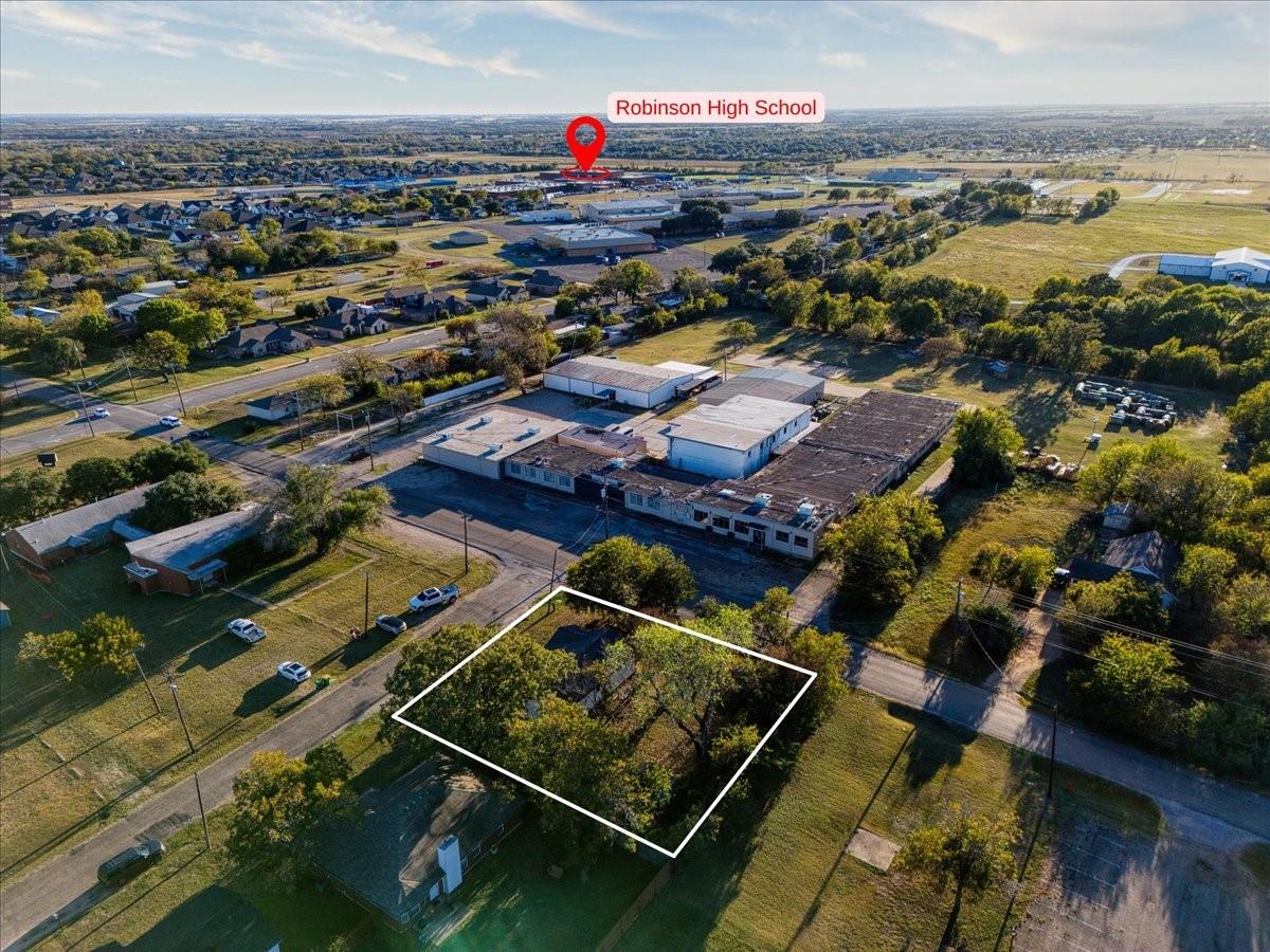 main property photo 30