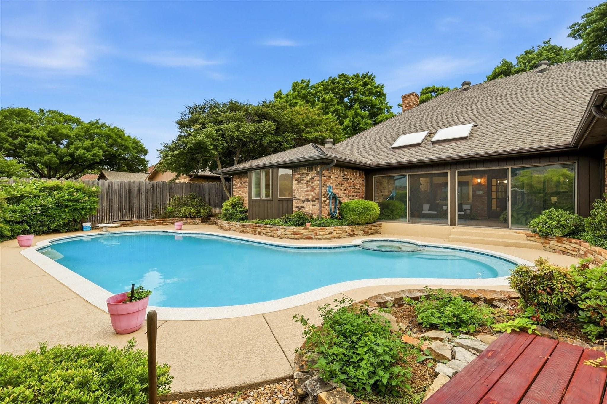main property photo 21