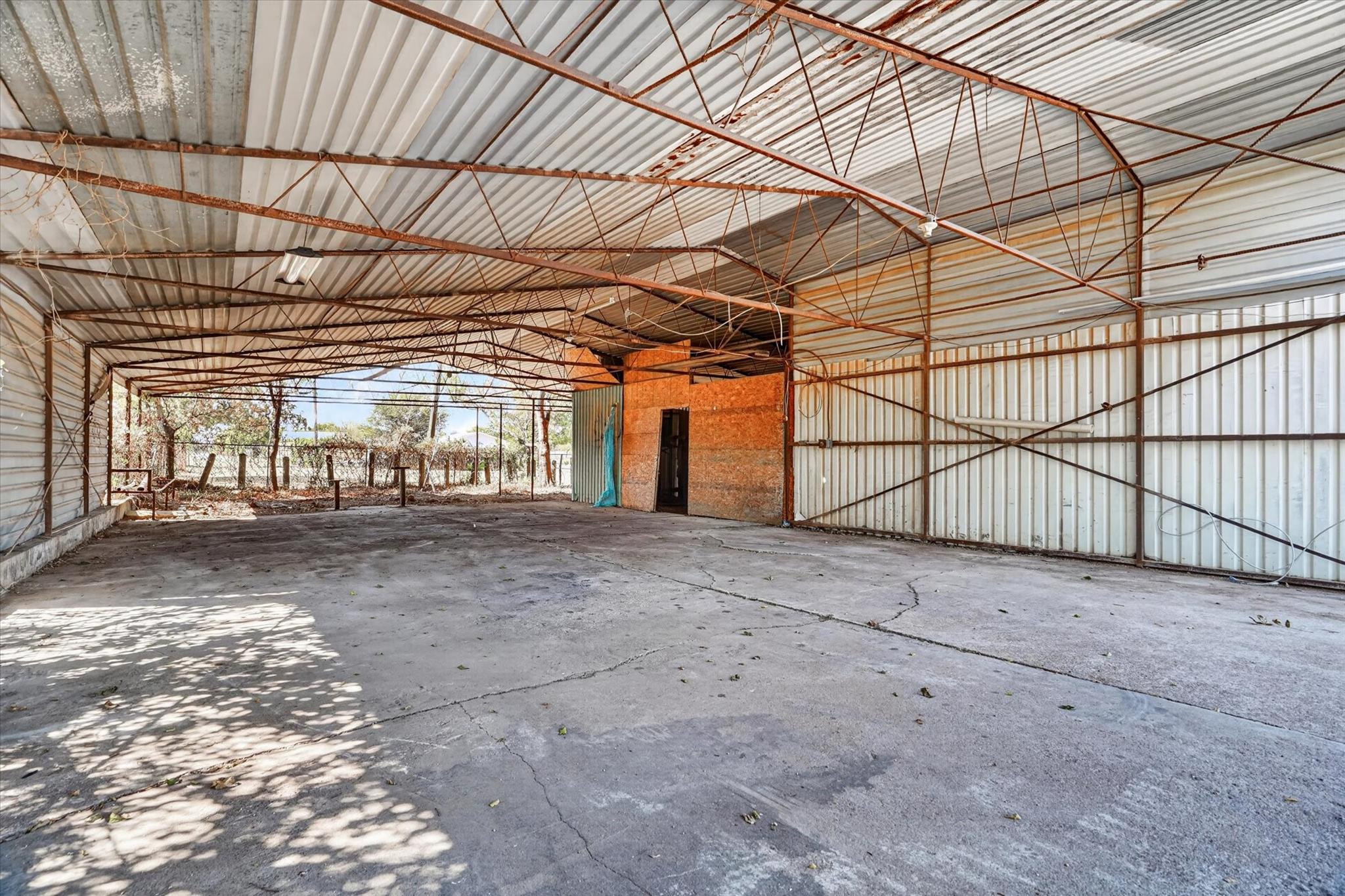 main property photo 33