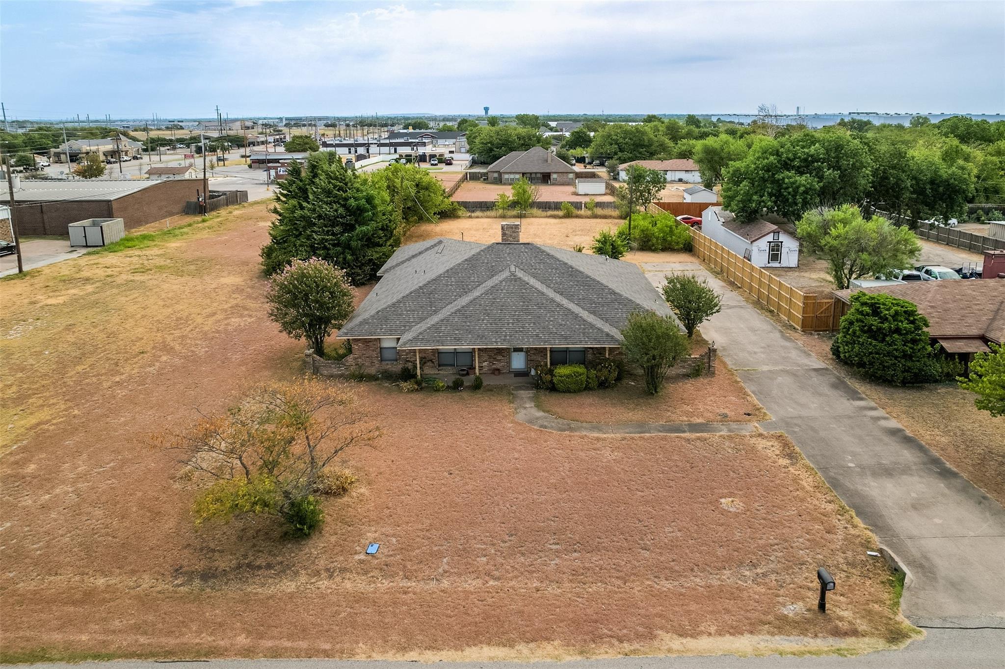 main property photo 28