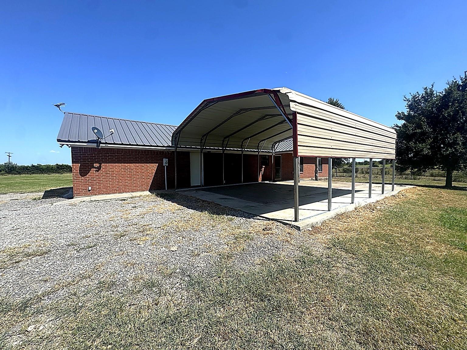 main property photo 10