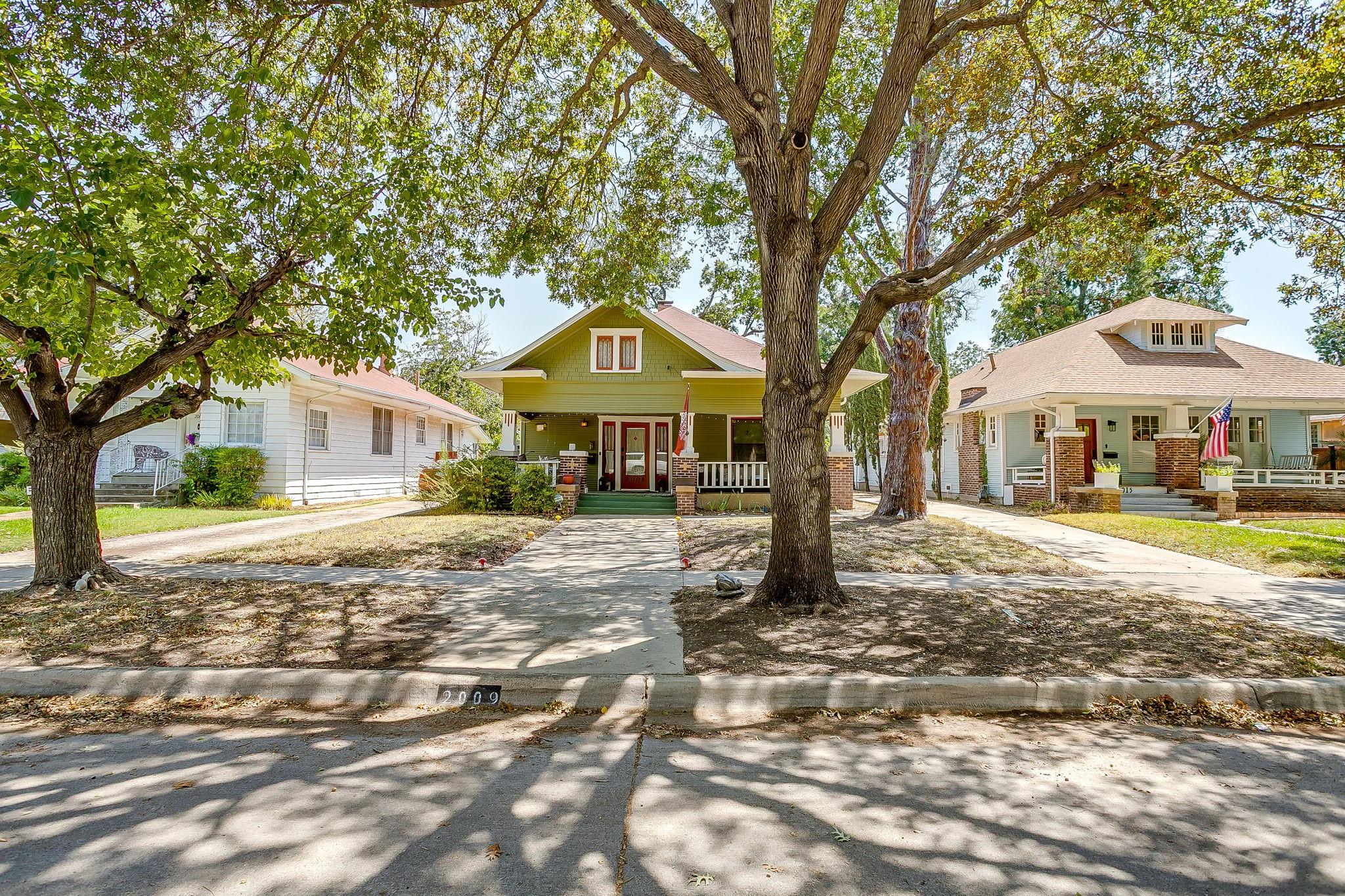 main property photo 2