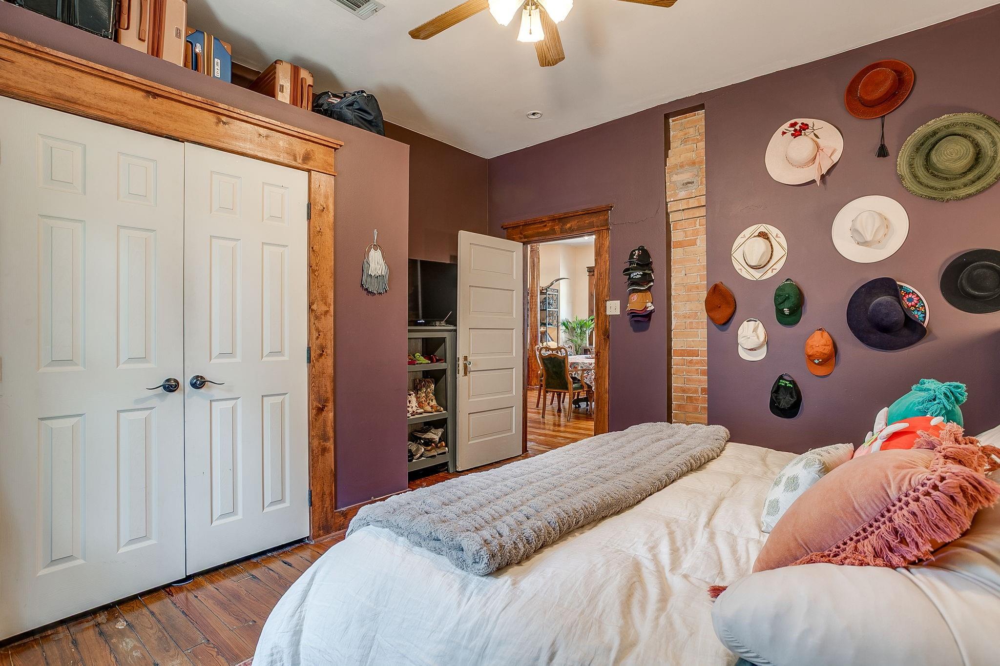 main property photo 28