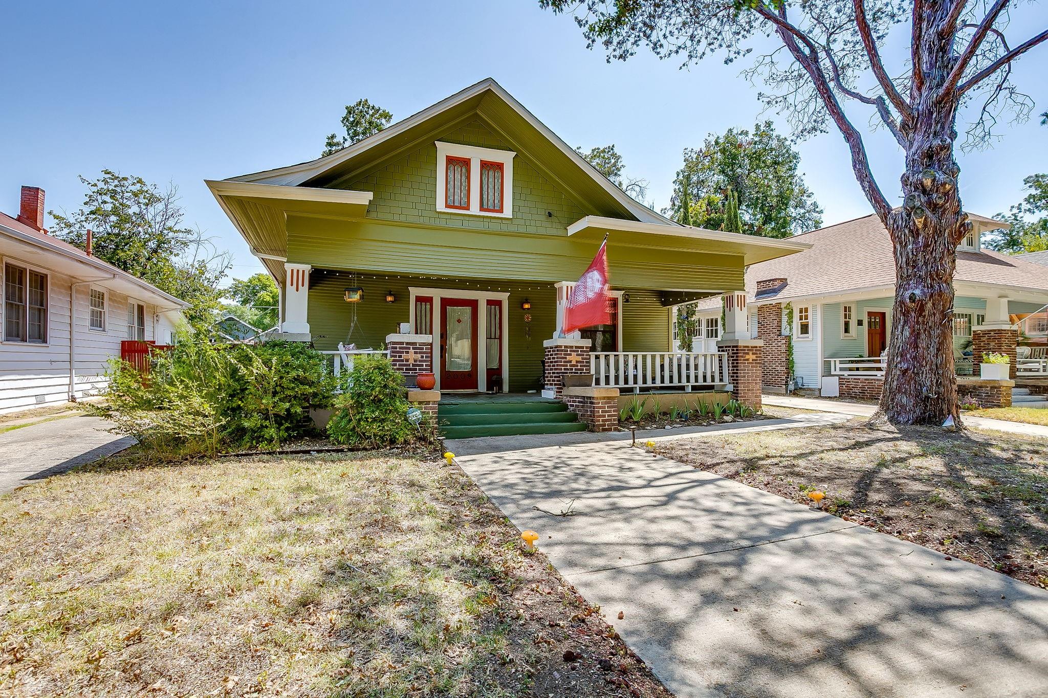 main property photo 3