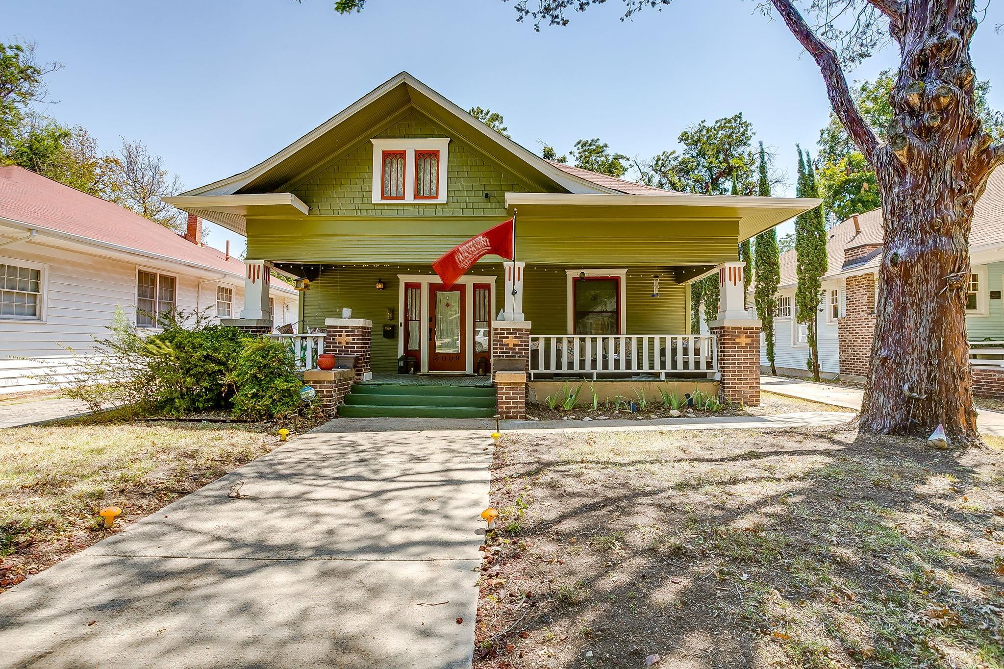 main property photo 4
