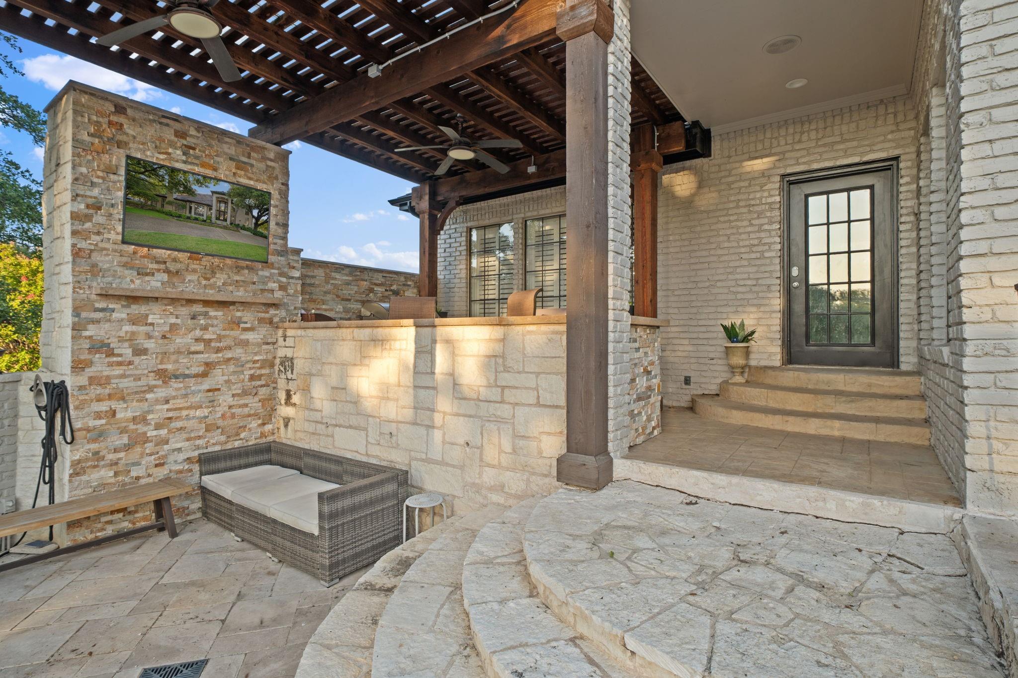 main property photo 21