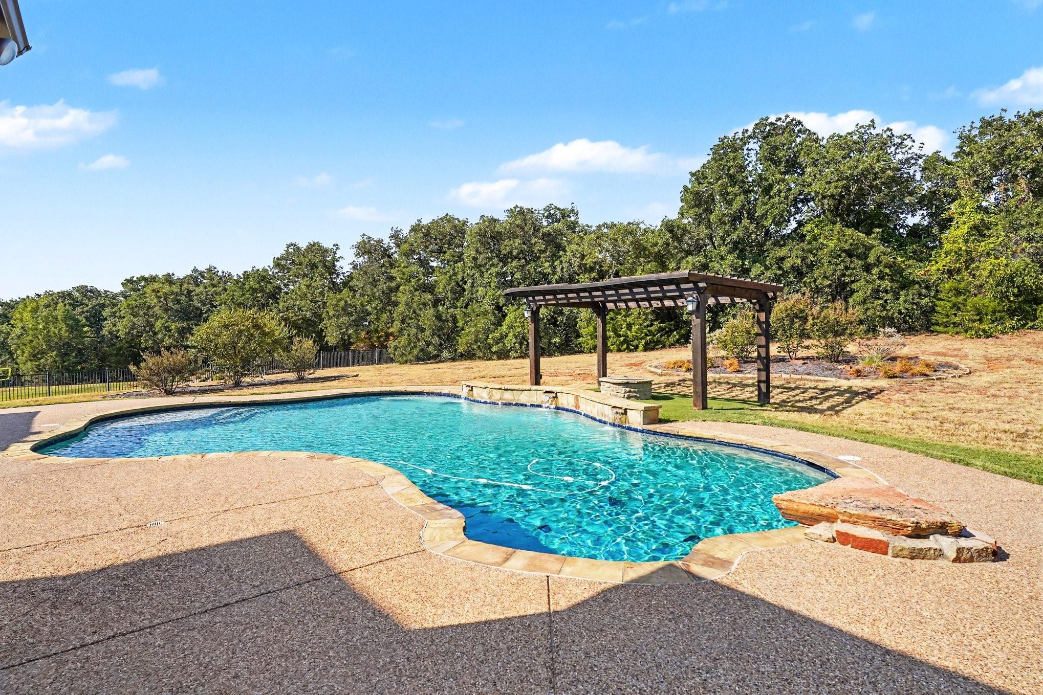main property photo 31