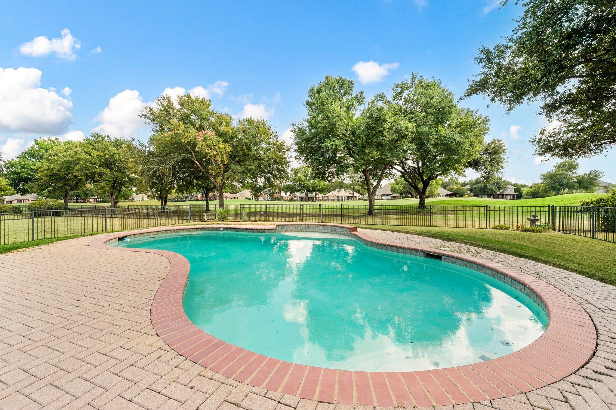 main property photo 32