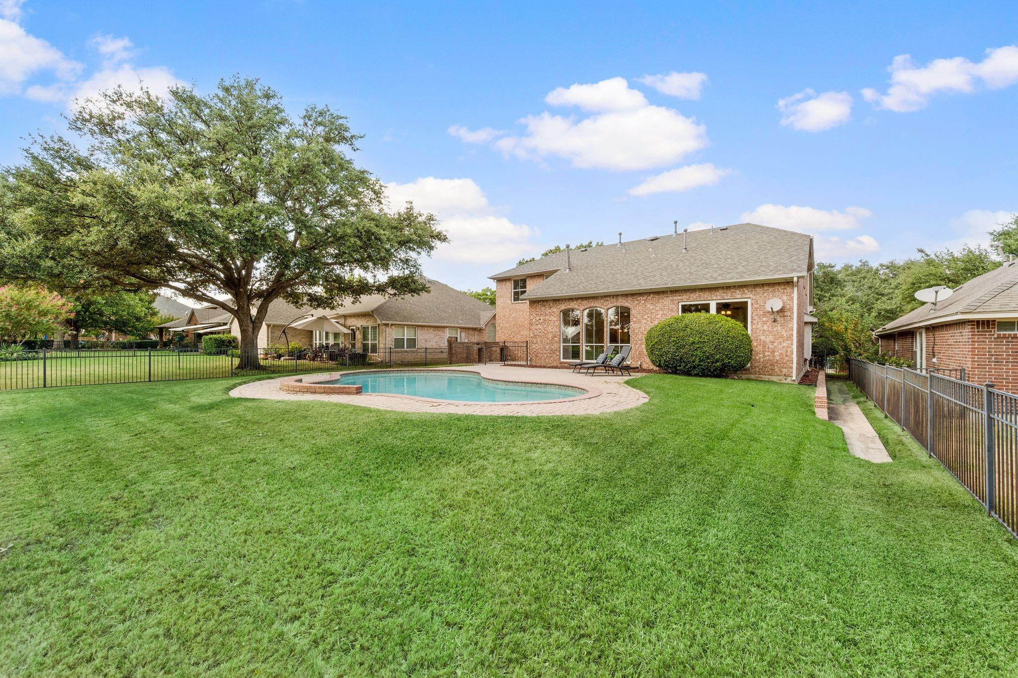 main property photo 34