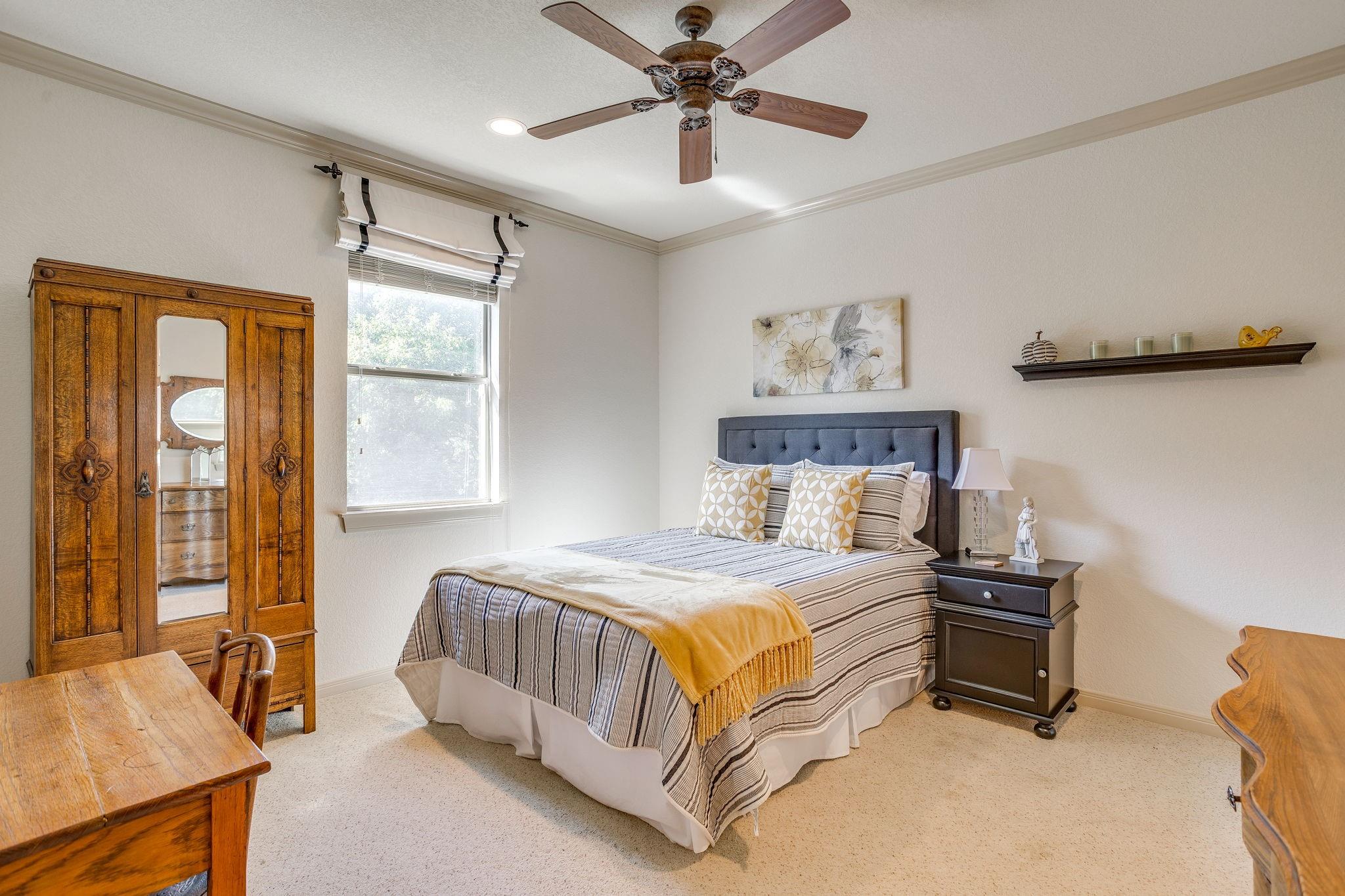 main property photo 27