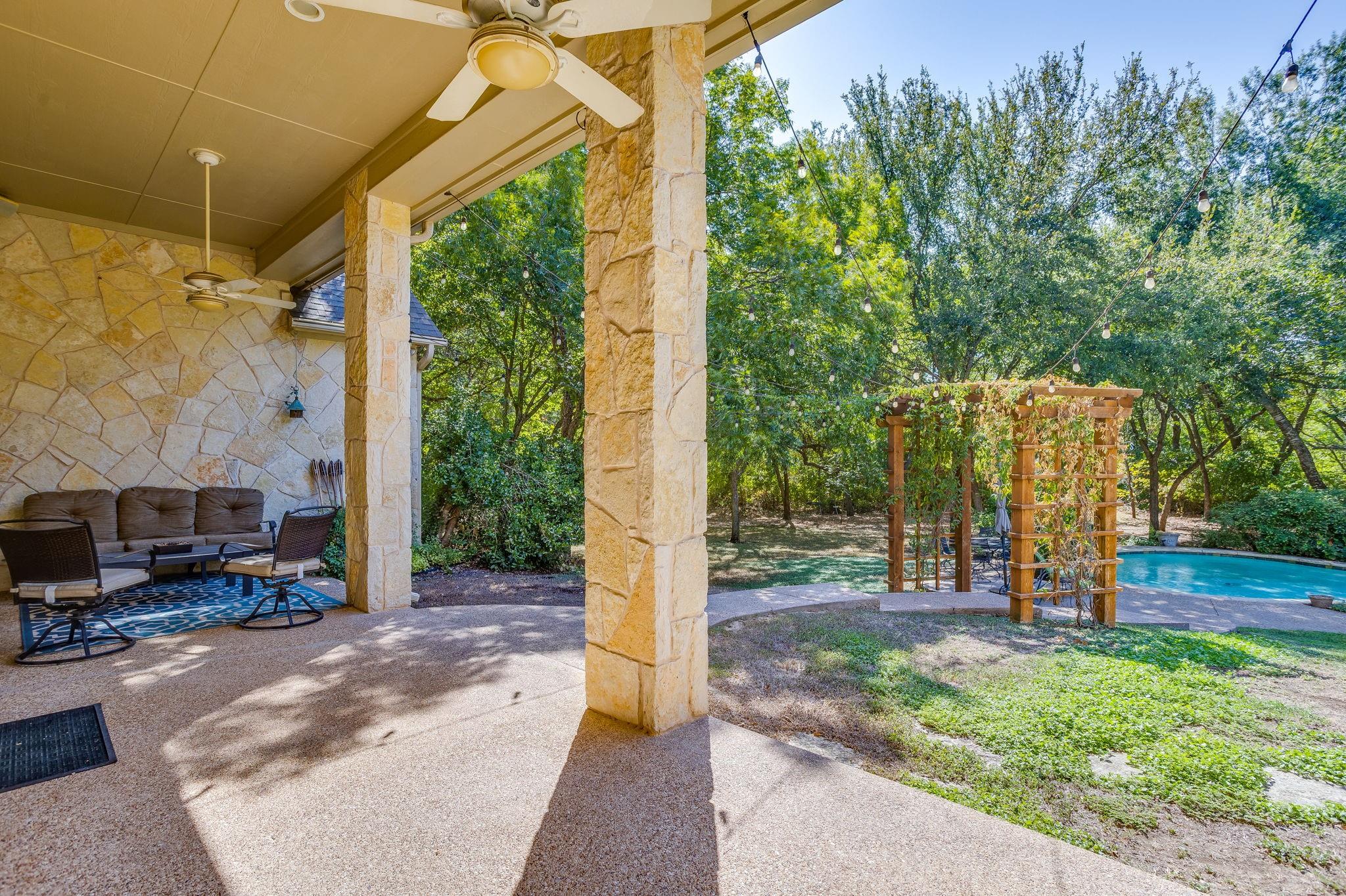 main property photo 32