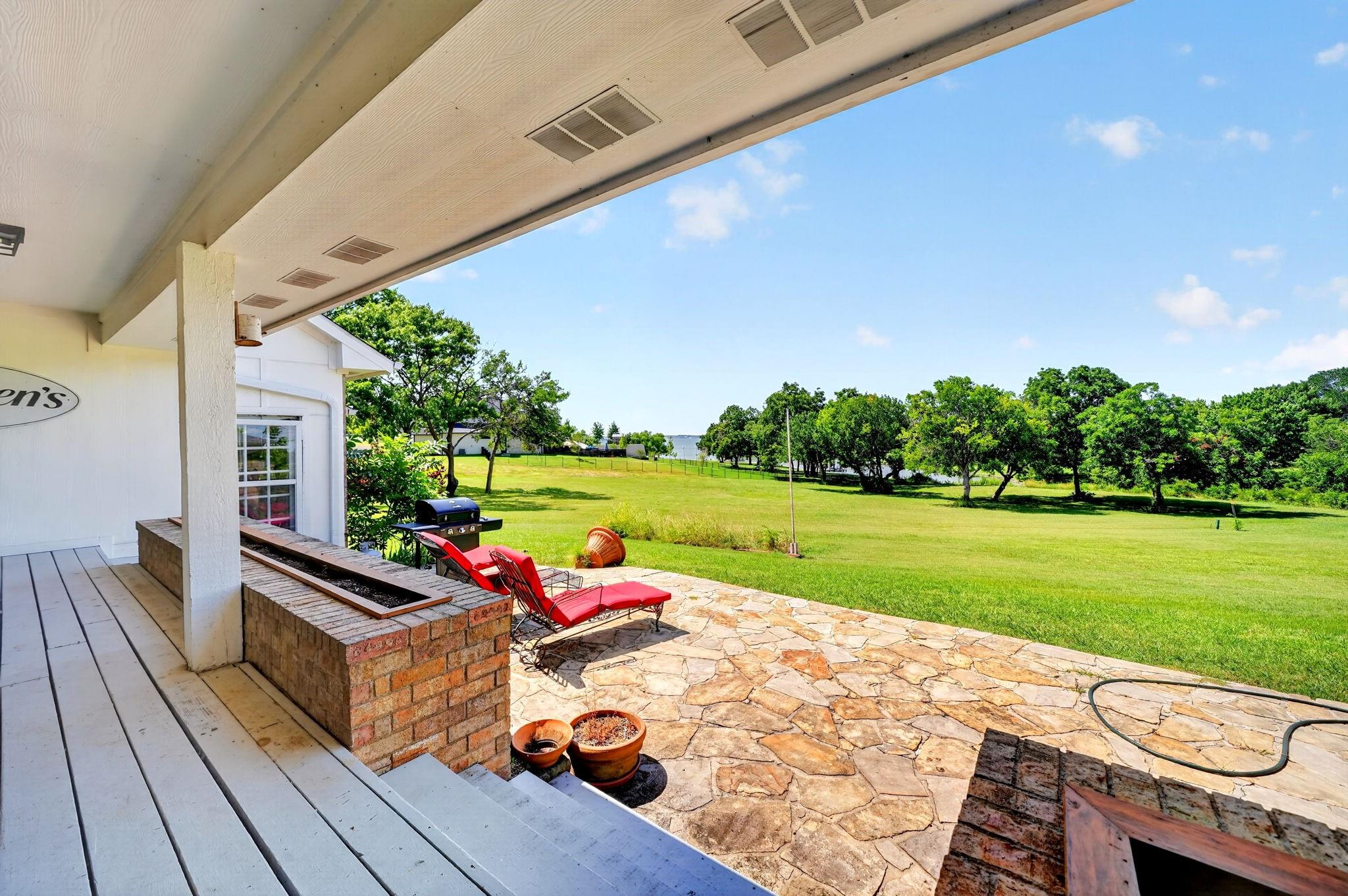 main property photo 28