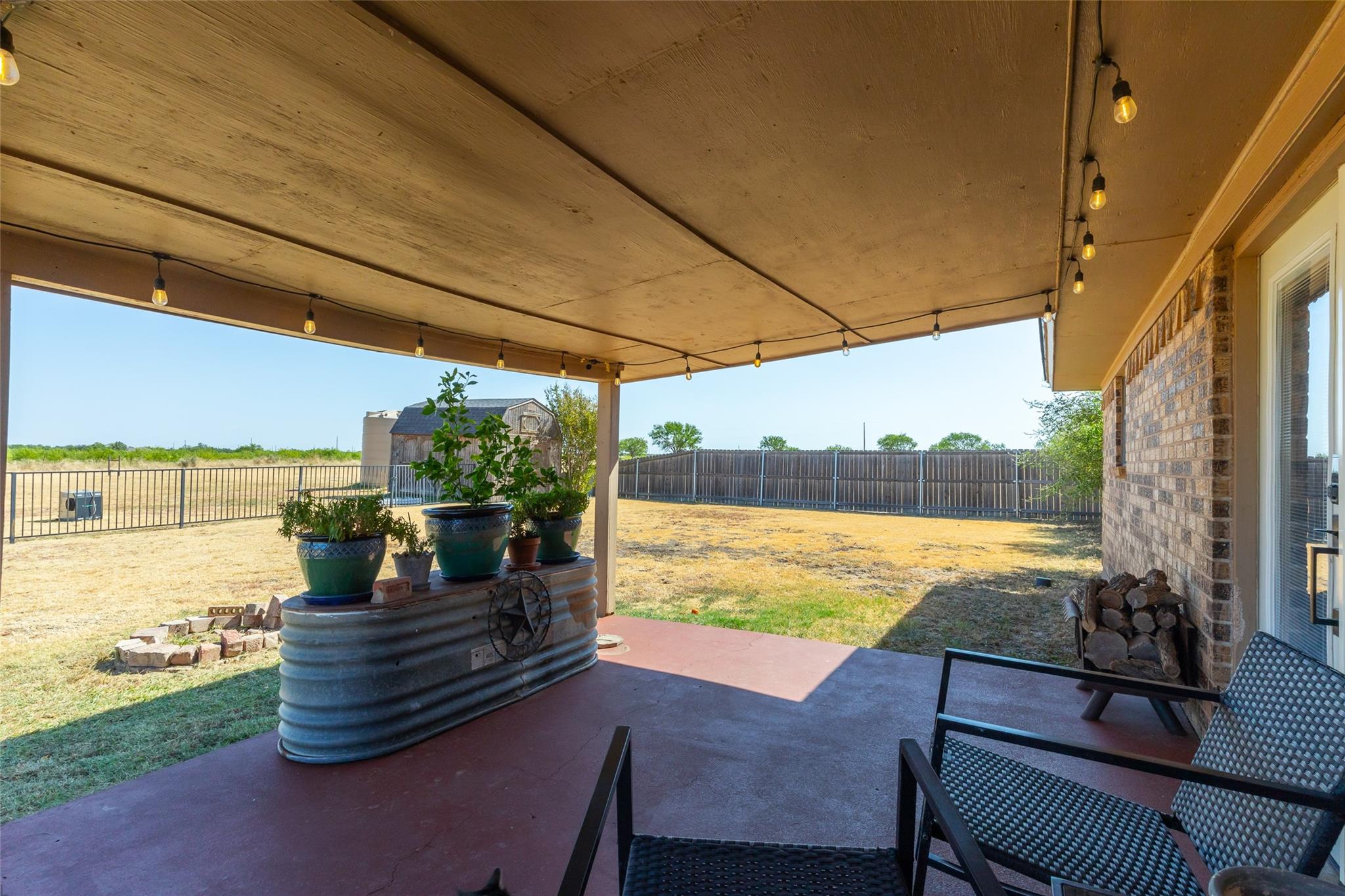 main property photo 28