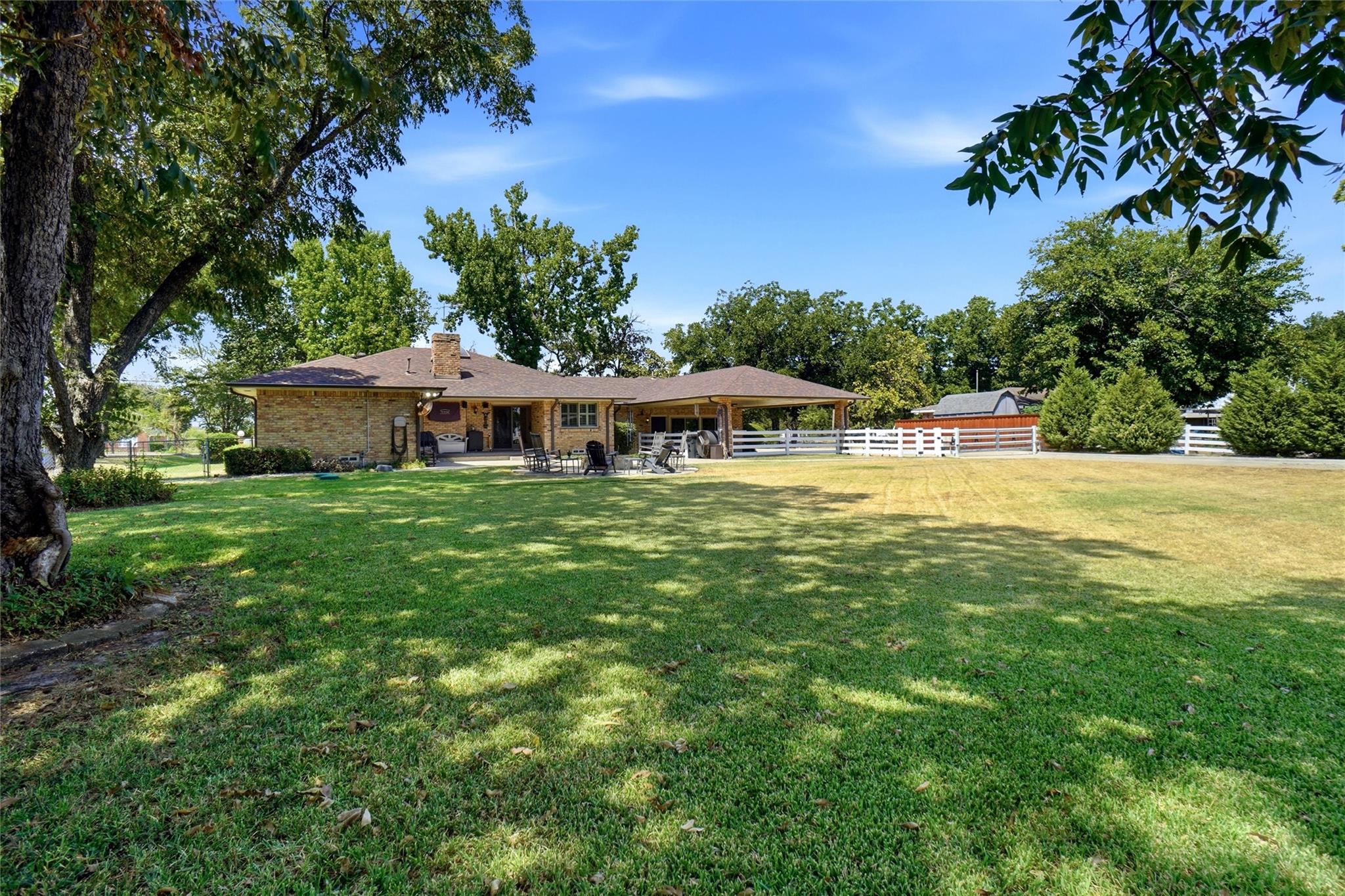 main property photo 25
