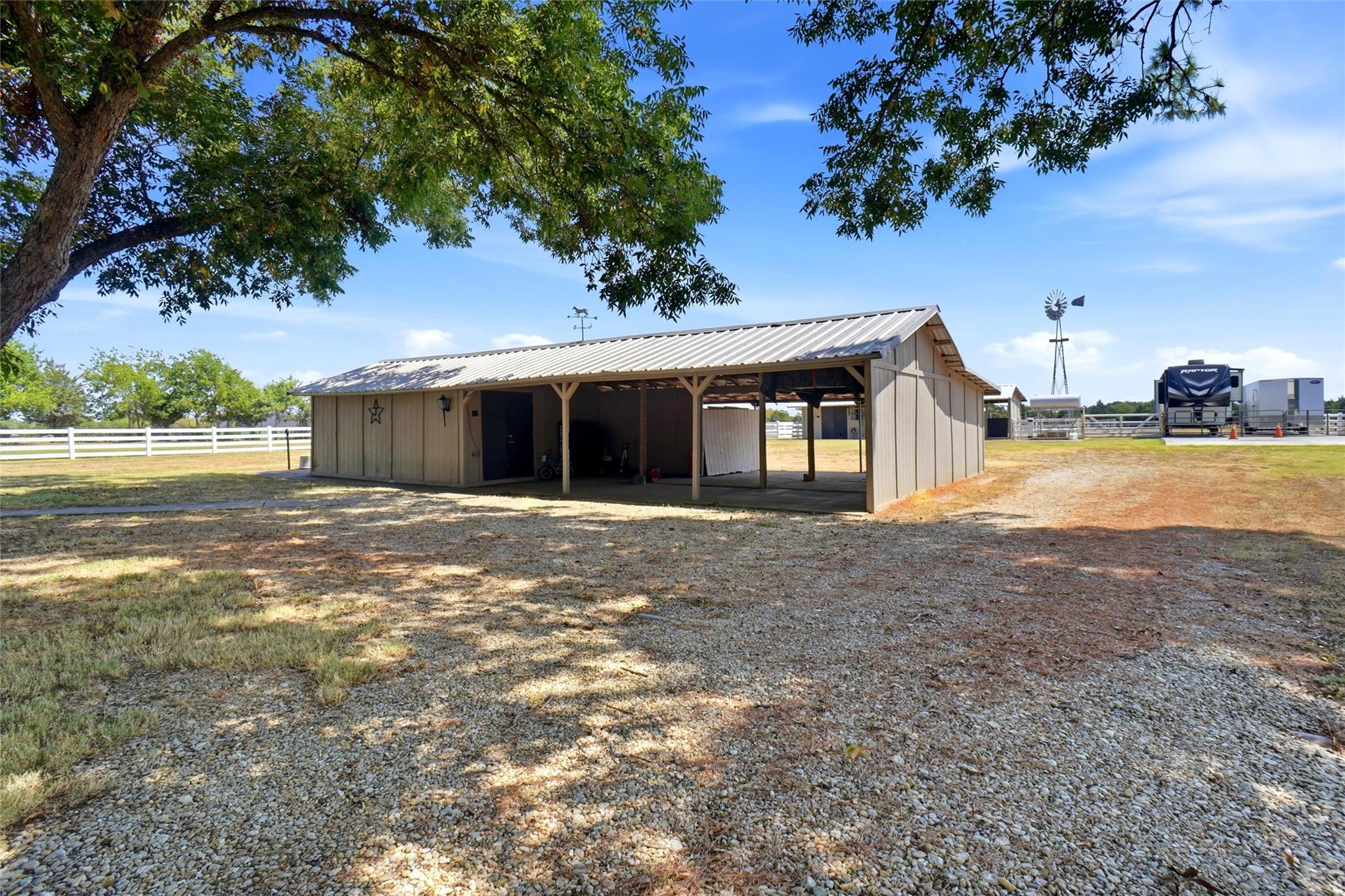 main property photo 30