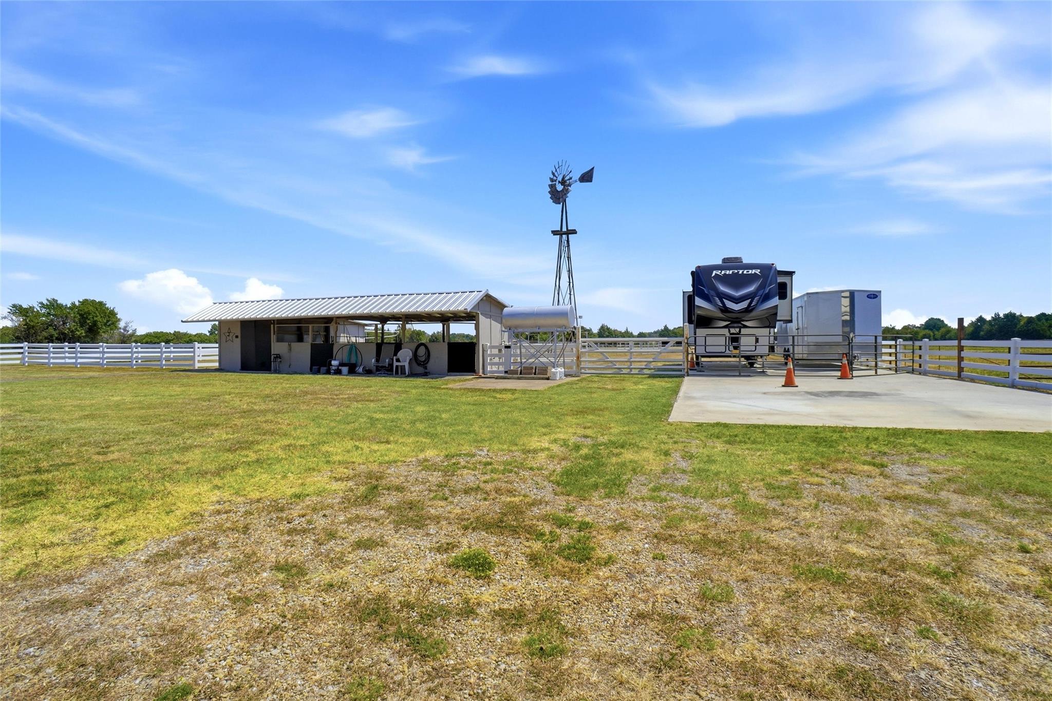 main property photo 31
