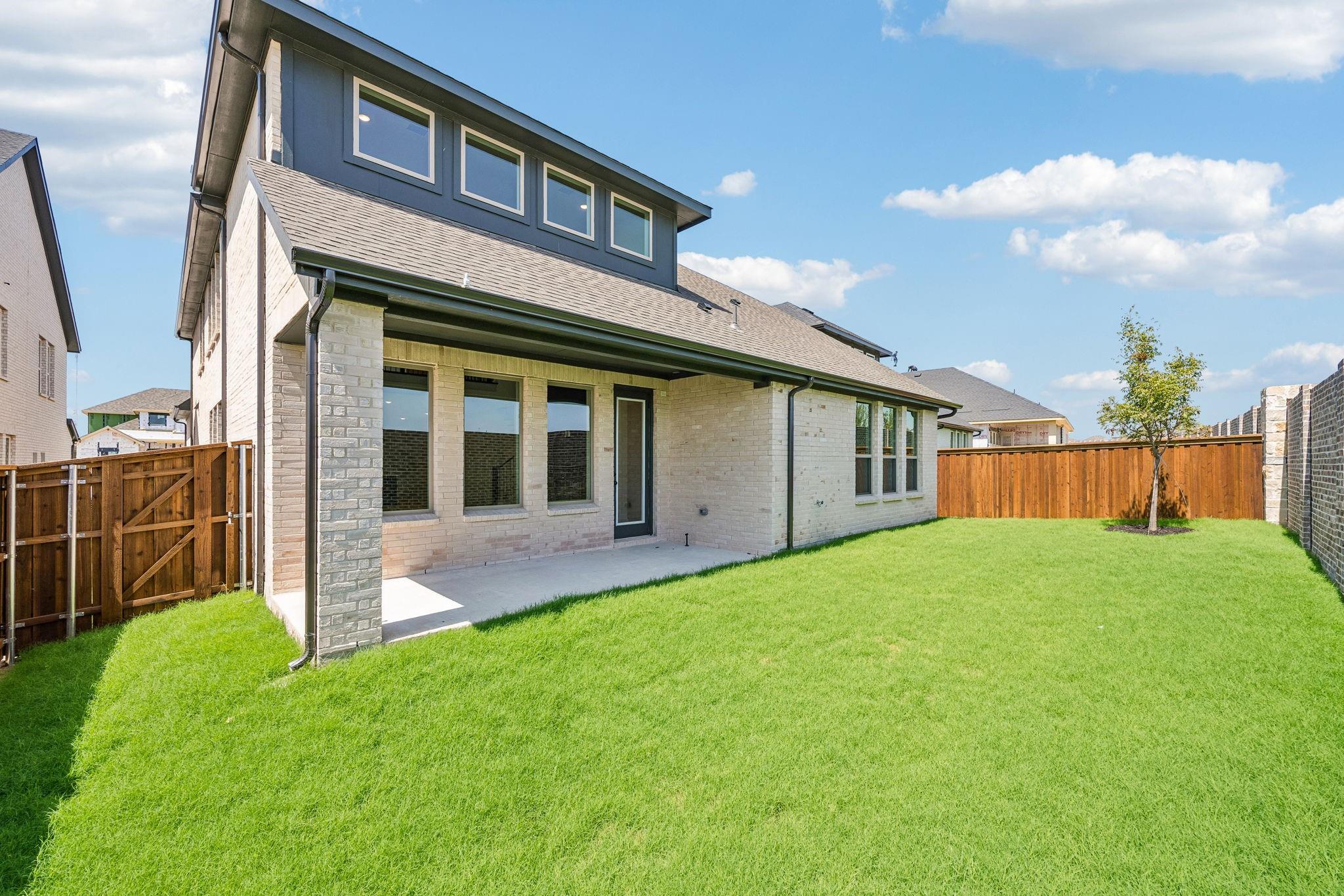 main property photo 18