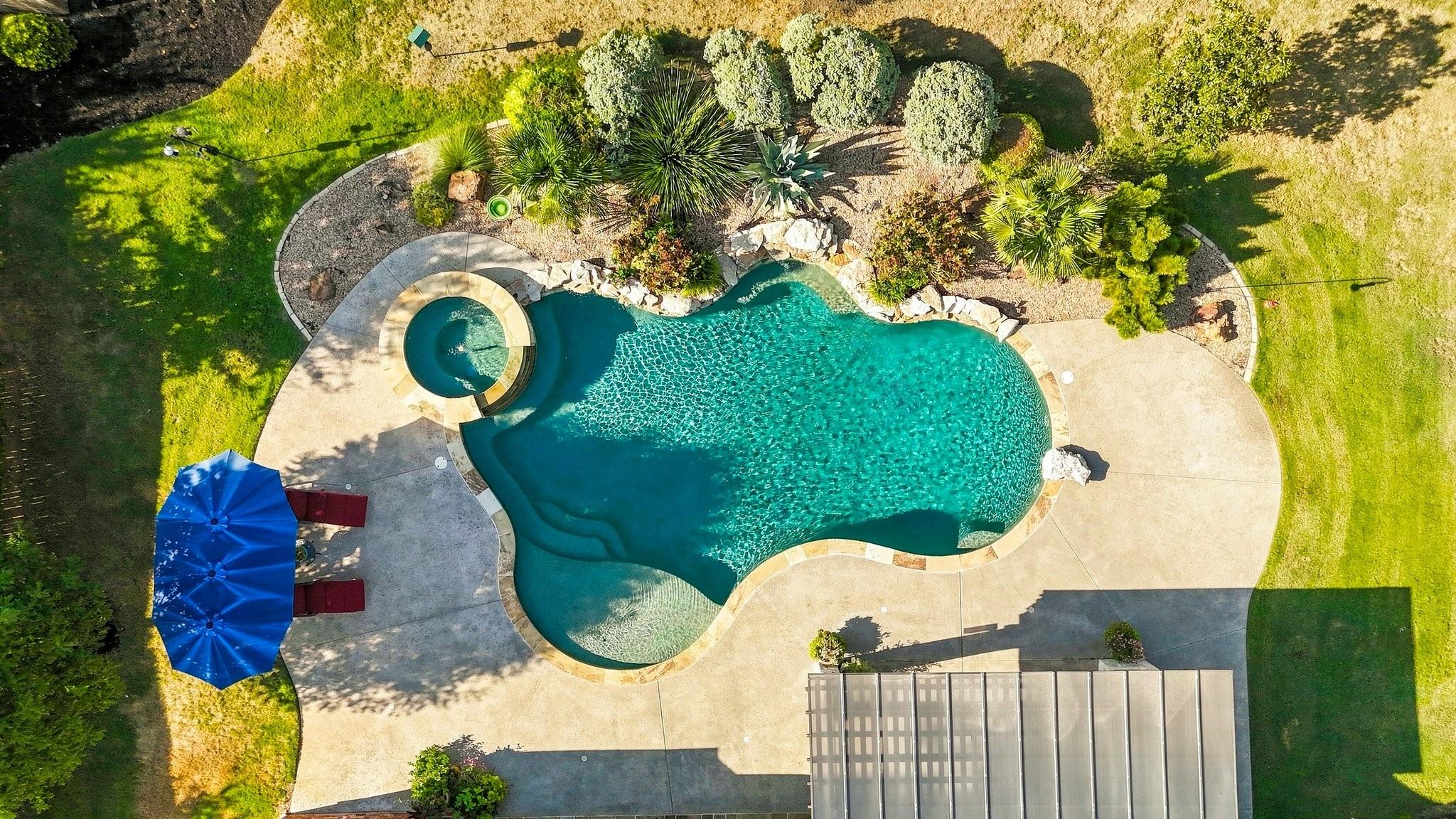 main property photo 36