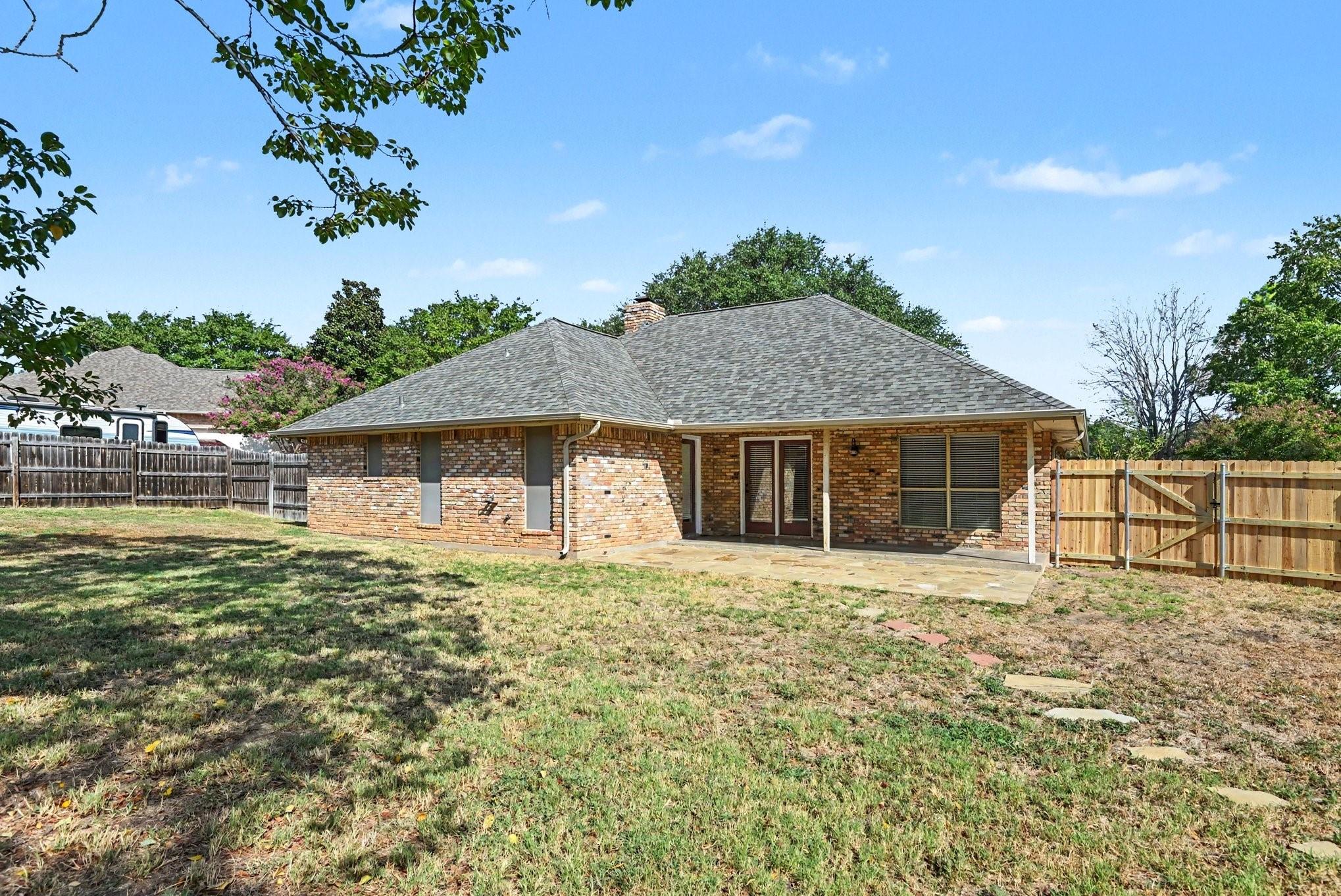 main property photo 23