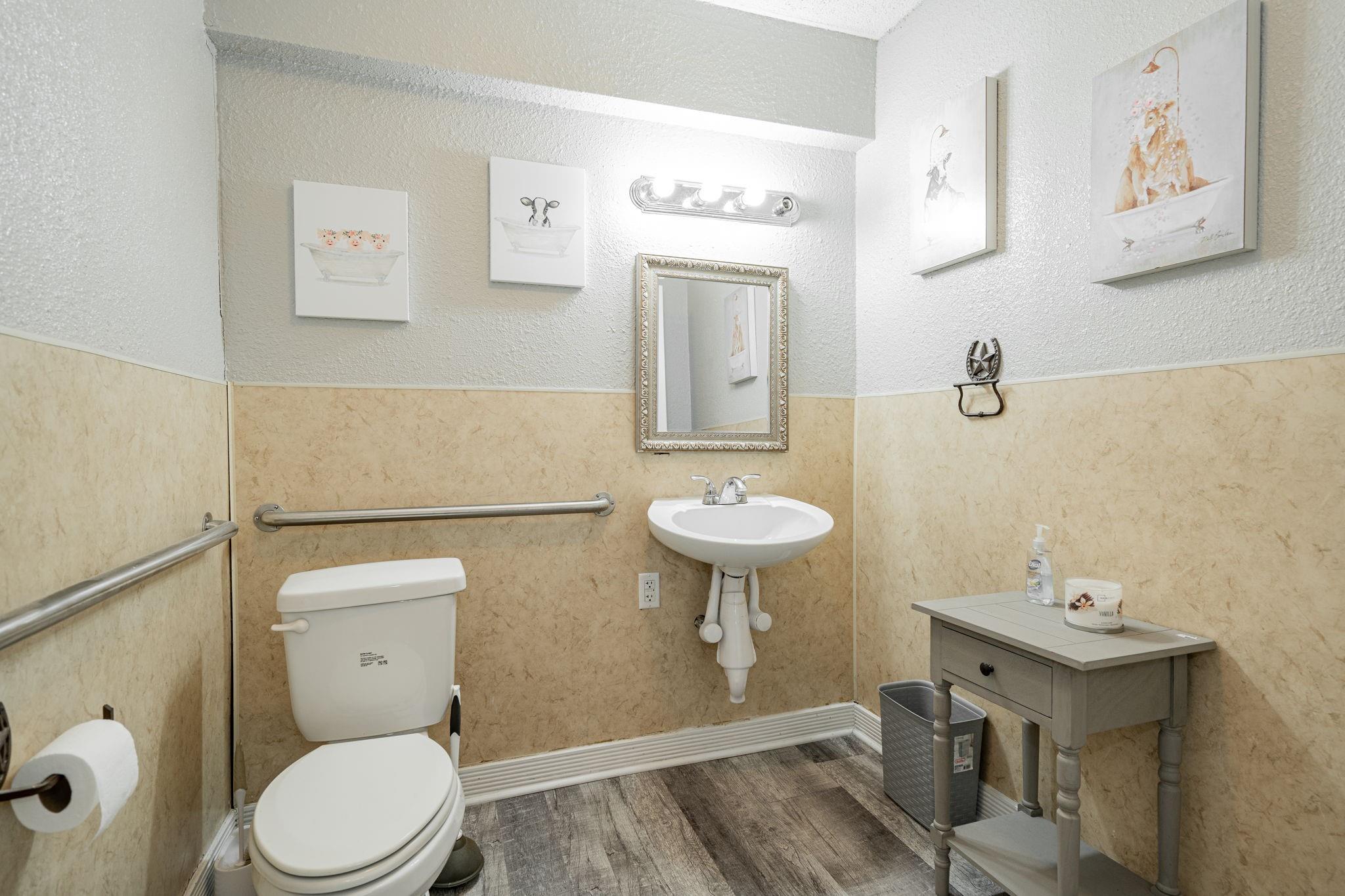main property photo 7