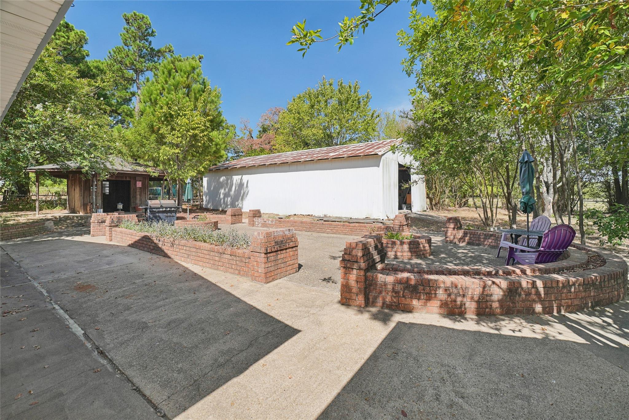 main property photo 27