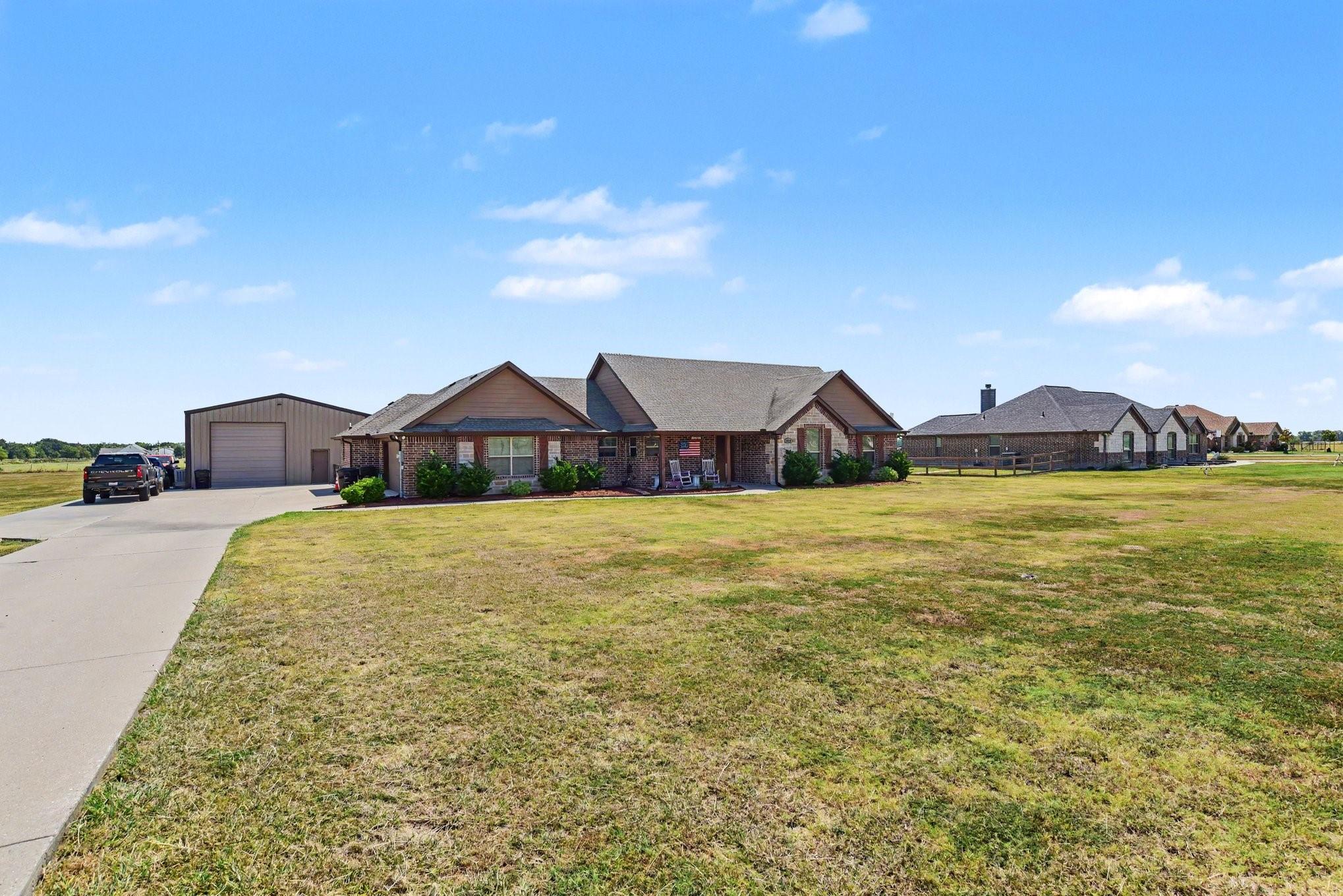 main property photo 16