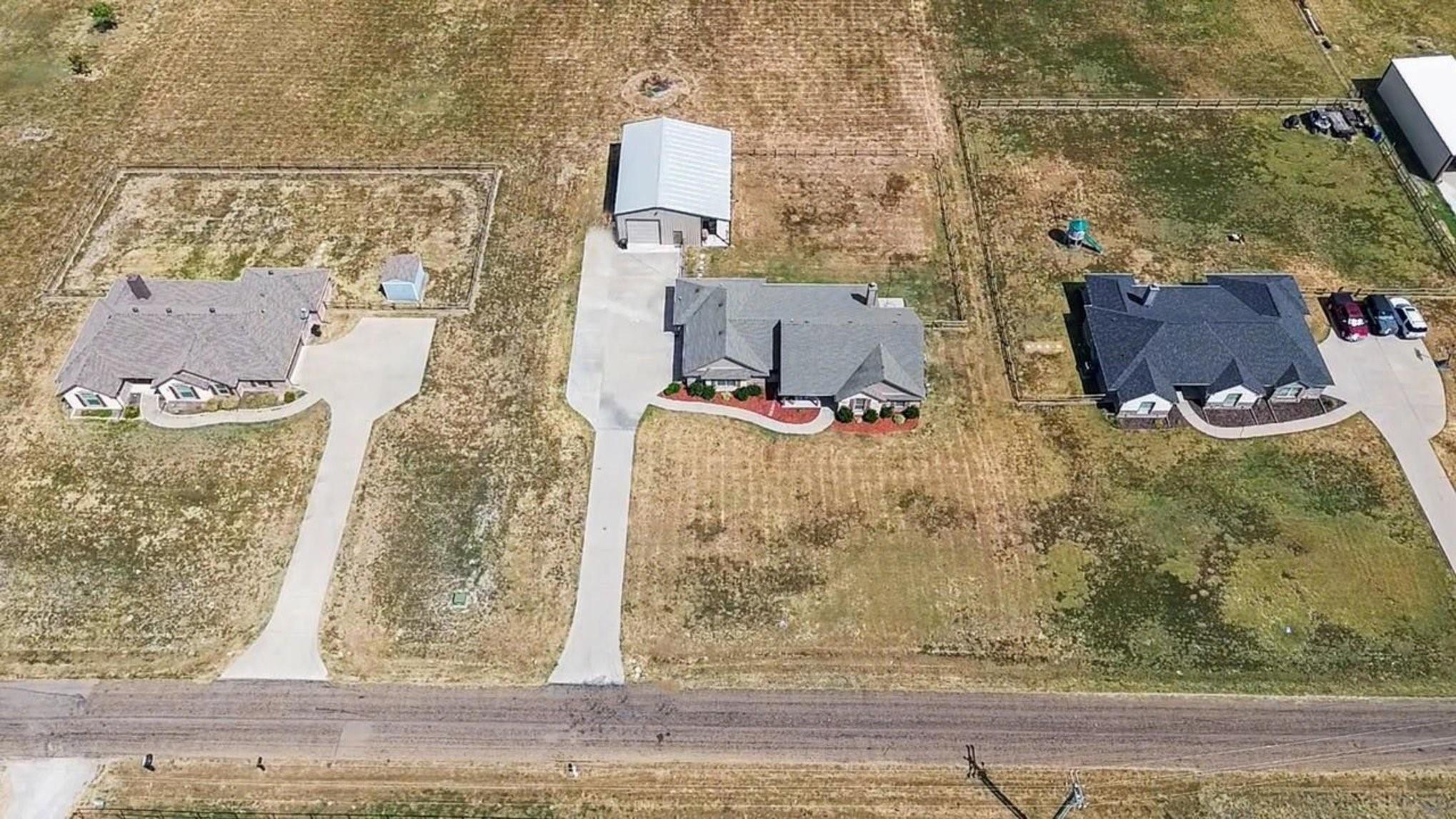 main property photo 23