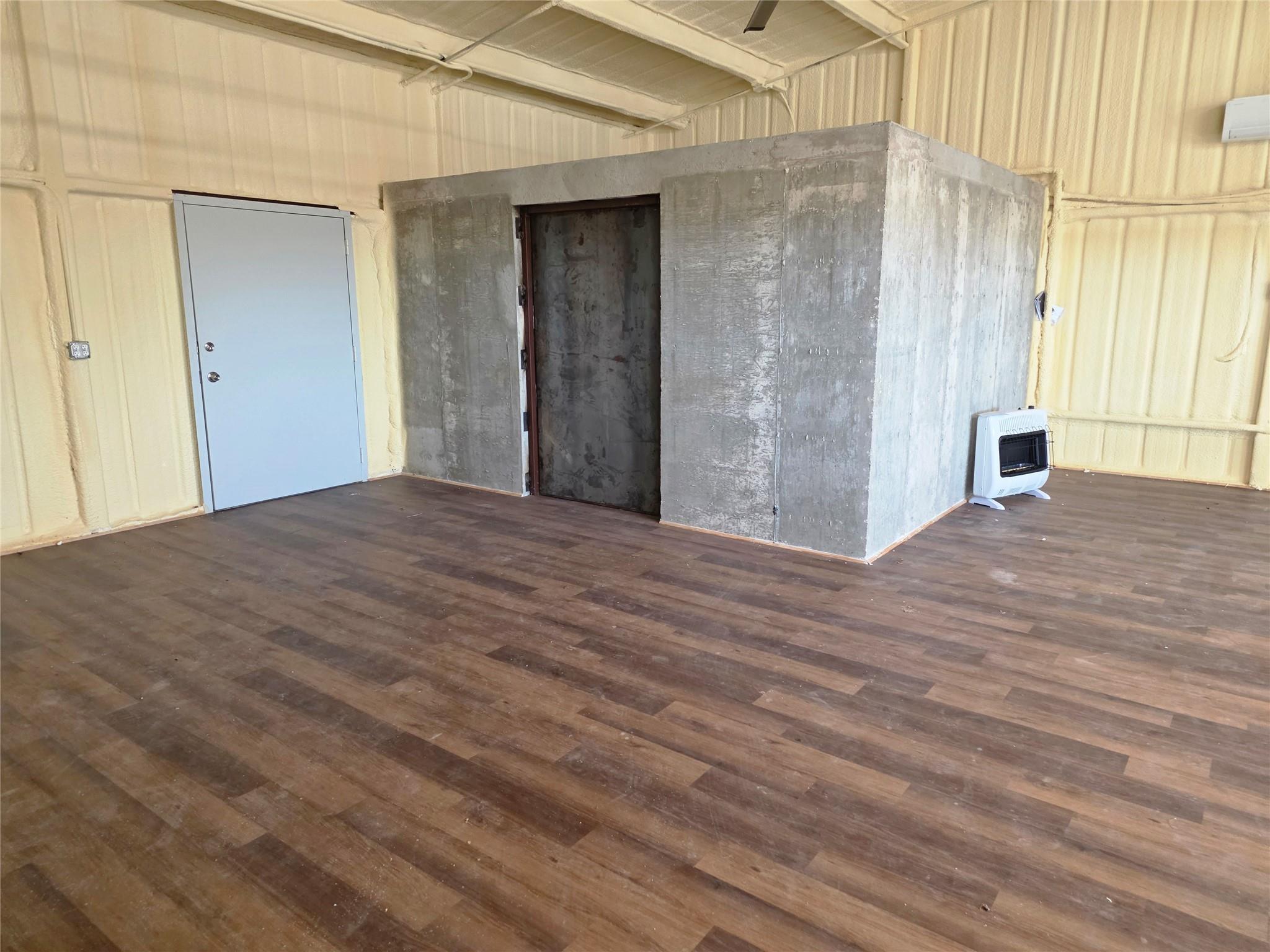 main property photo 15