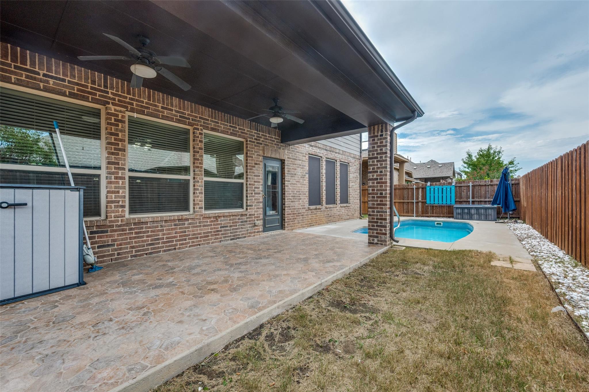 main property photo 24